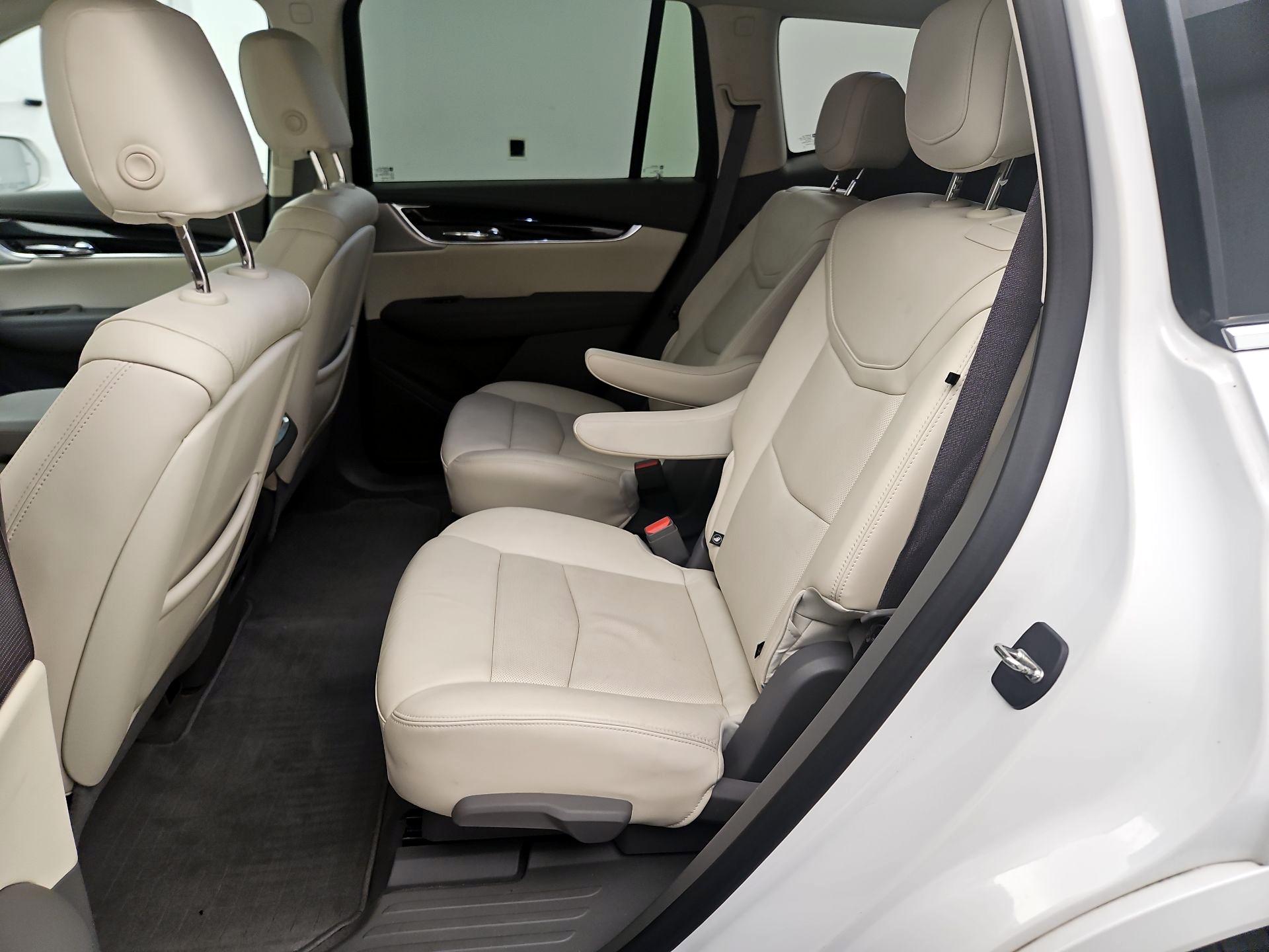 Thumbnail: 2020 Cadillac XT6 - 18