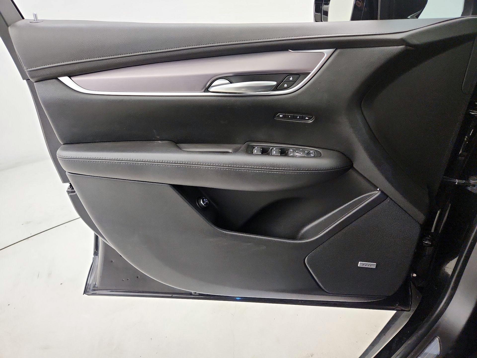 Thumbnail: 2019 Cadillac XT5 - 12