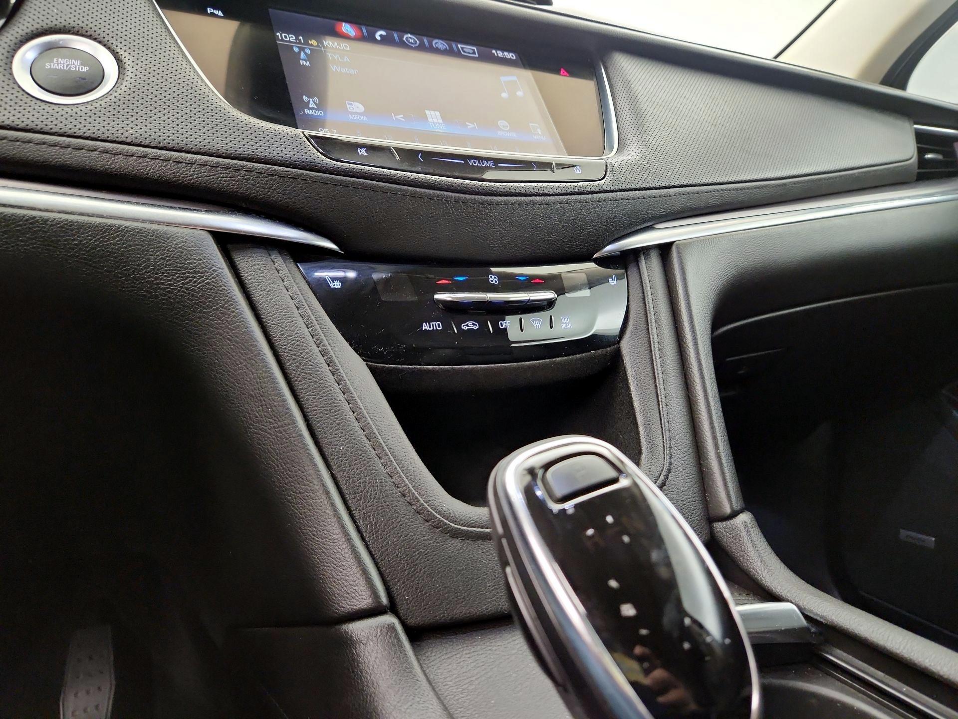 Thumbnail: 2019 Cadillac XT5 - 14