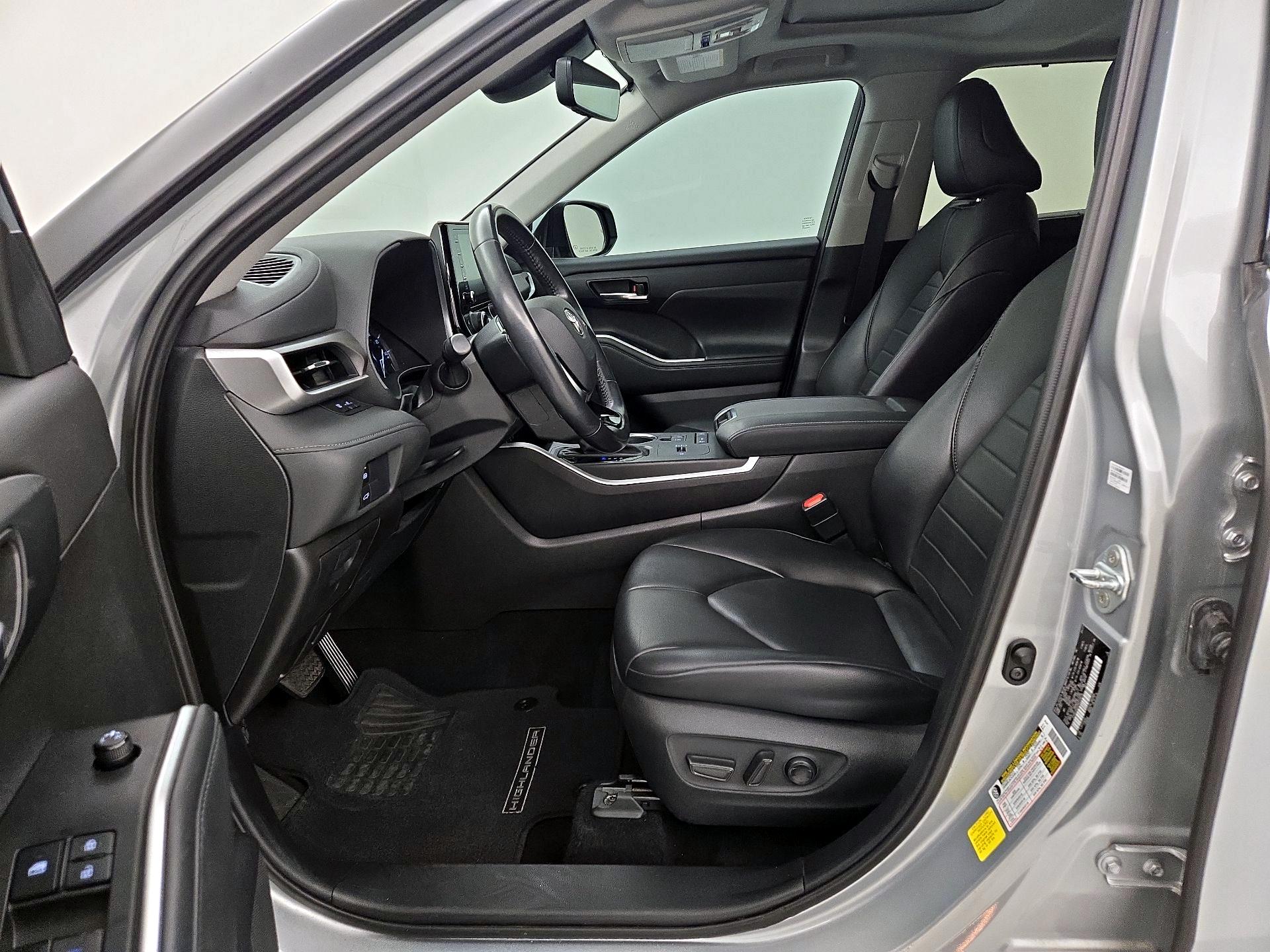 Thumbnail: 2021 Toyota Highlander - 11