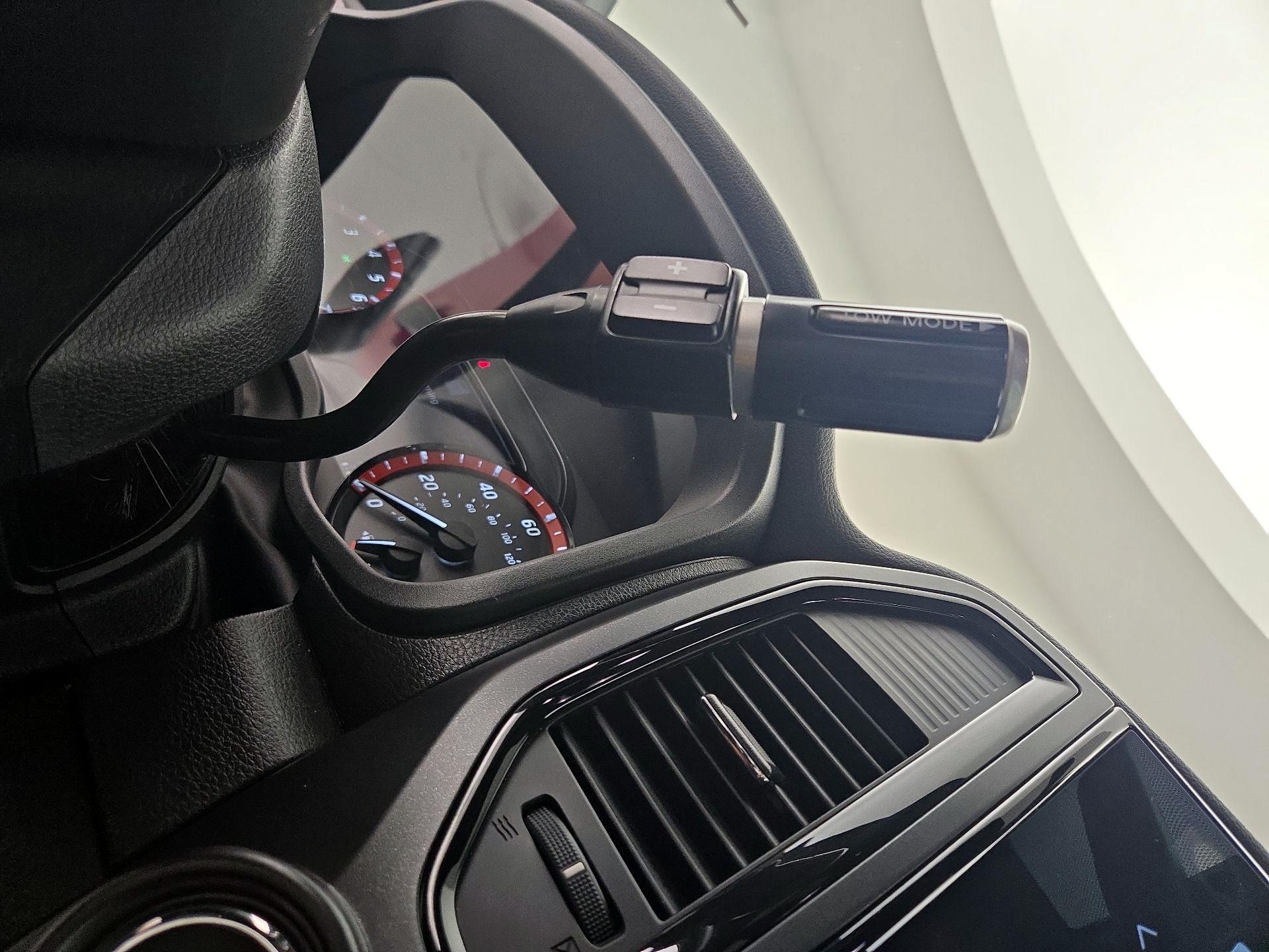Thumbnail: 2021 Nissan Titan - 18