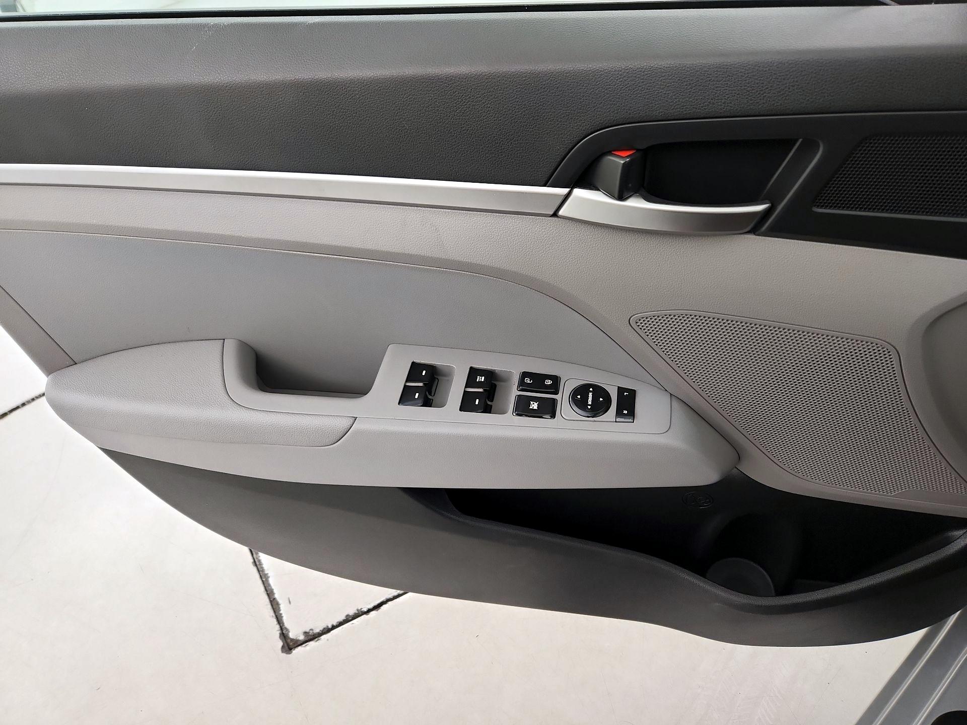 Thumbnail: 2019 Hyundai Elantra - 12