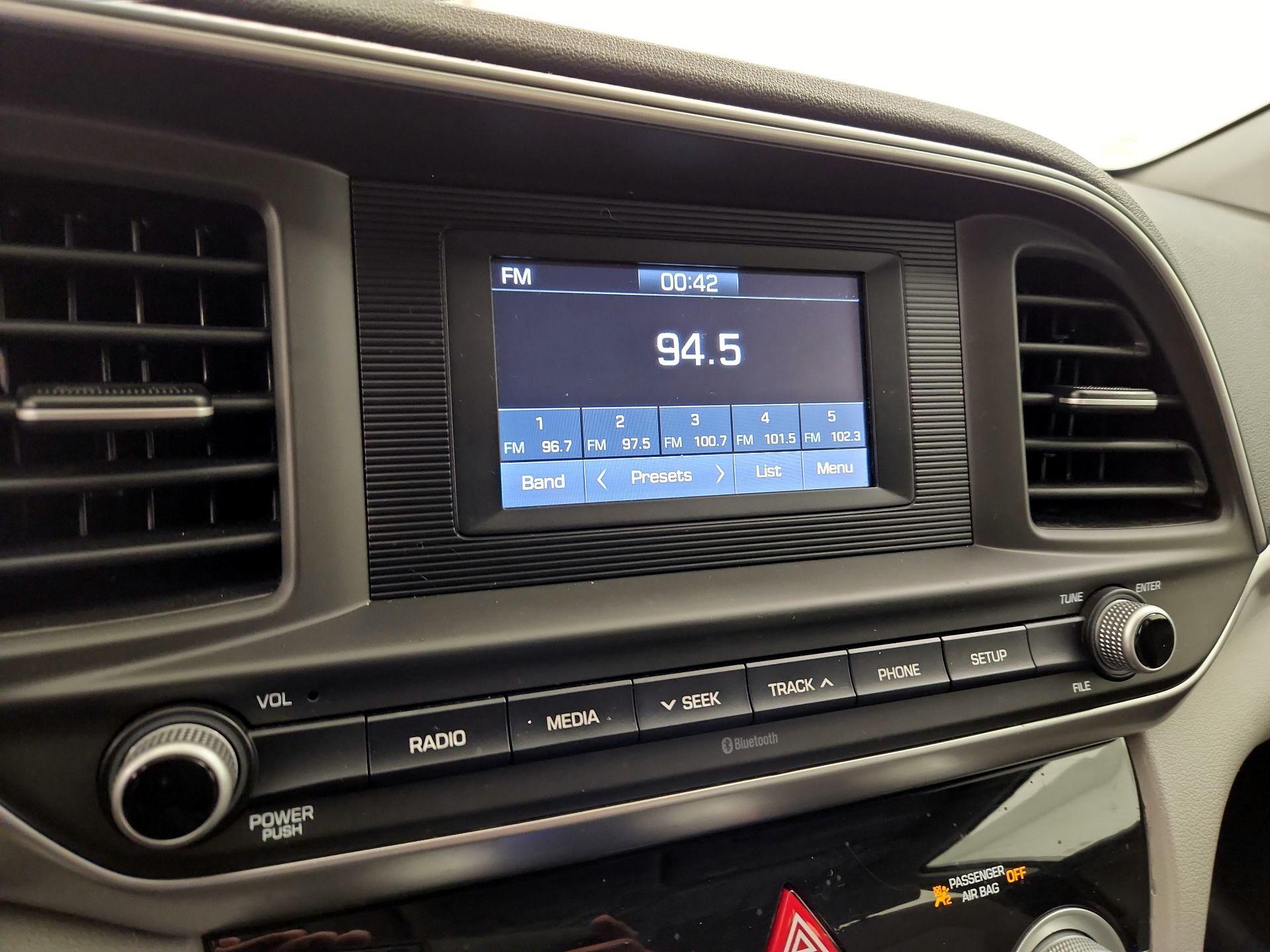 Thumbnail: 2019 Hyundai Elantra - 15