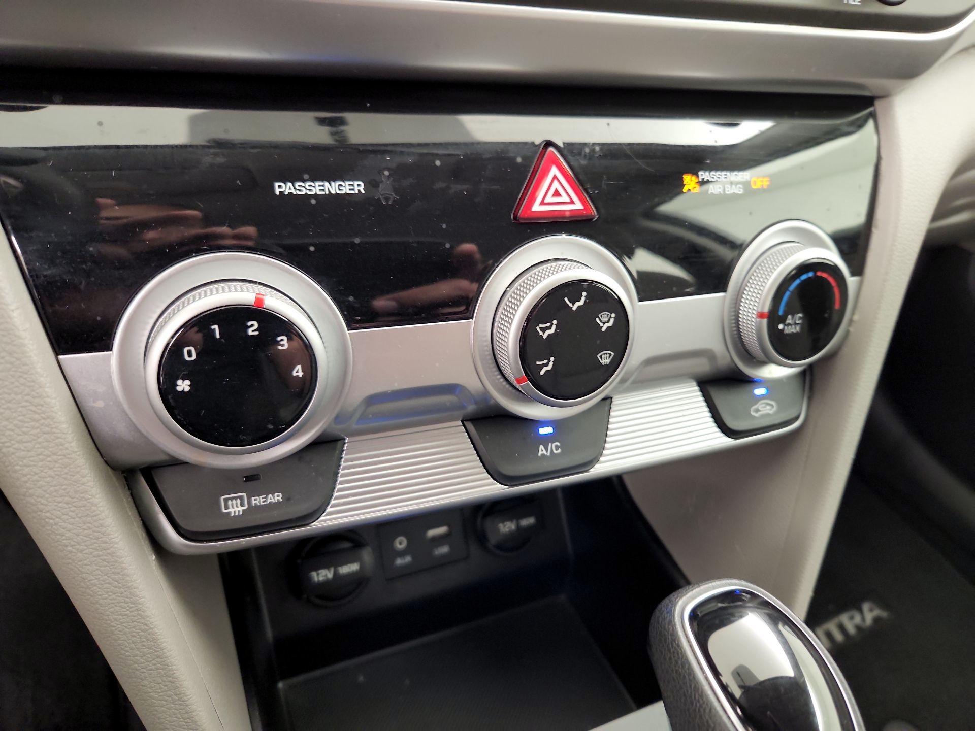 Thumbnail: 2019 Hyundai Elantra - 16