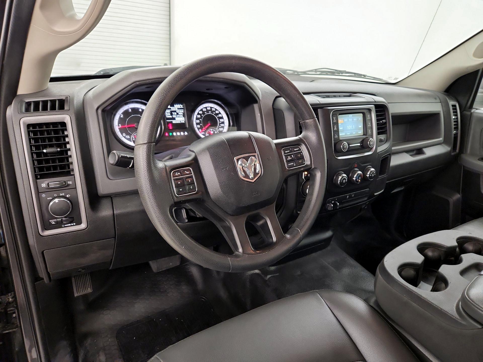 Thumbnail: 2020 RAM 1500 Classic - 9