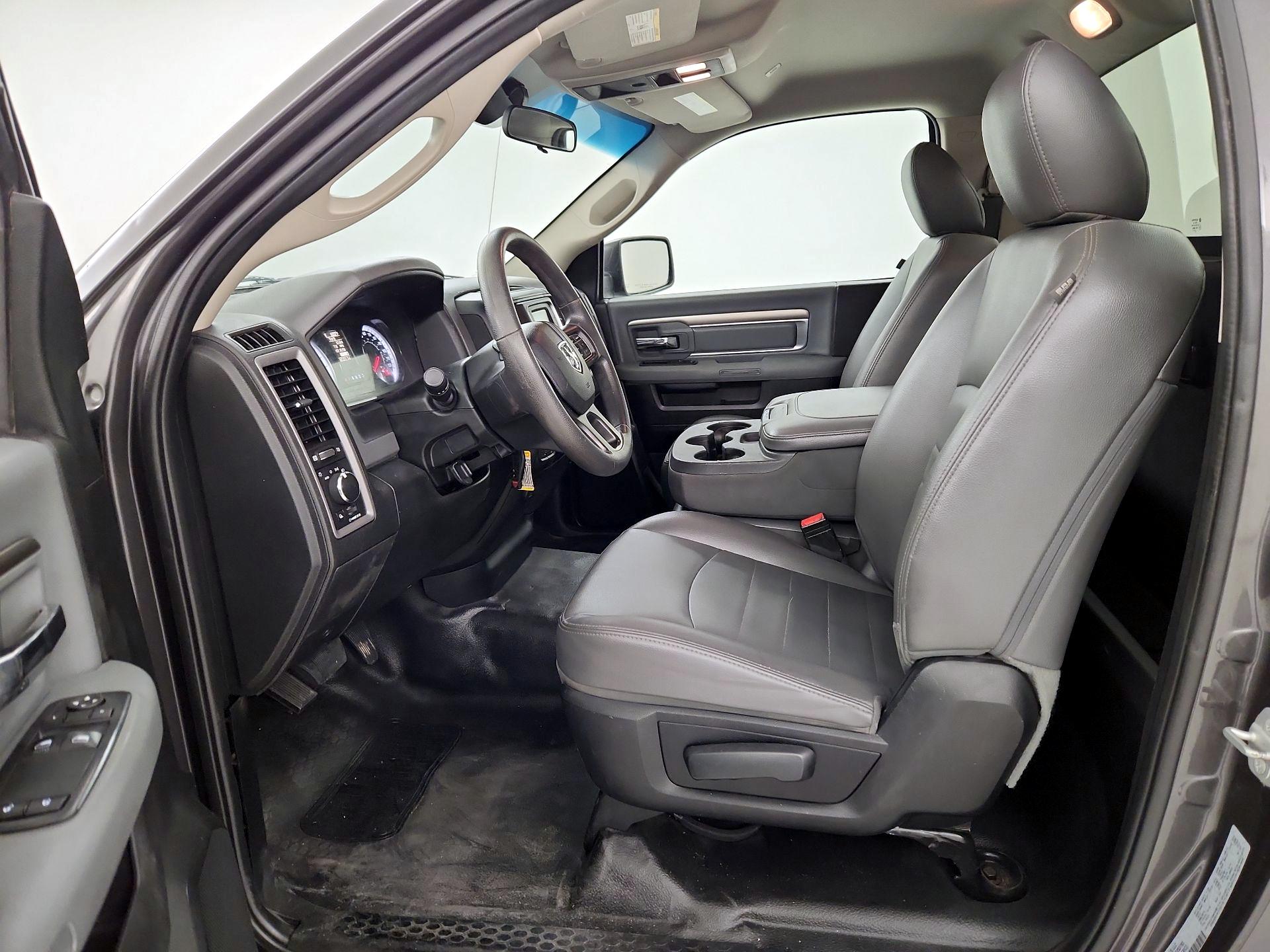 Thumbnail: 2020 RAM 1500 Classic - 11