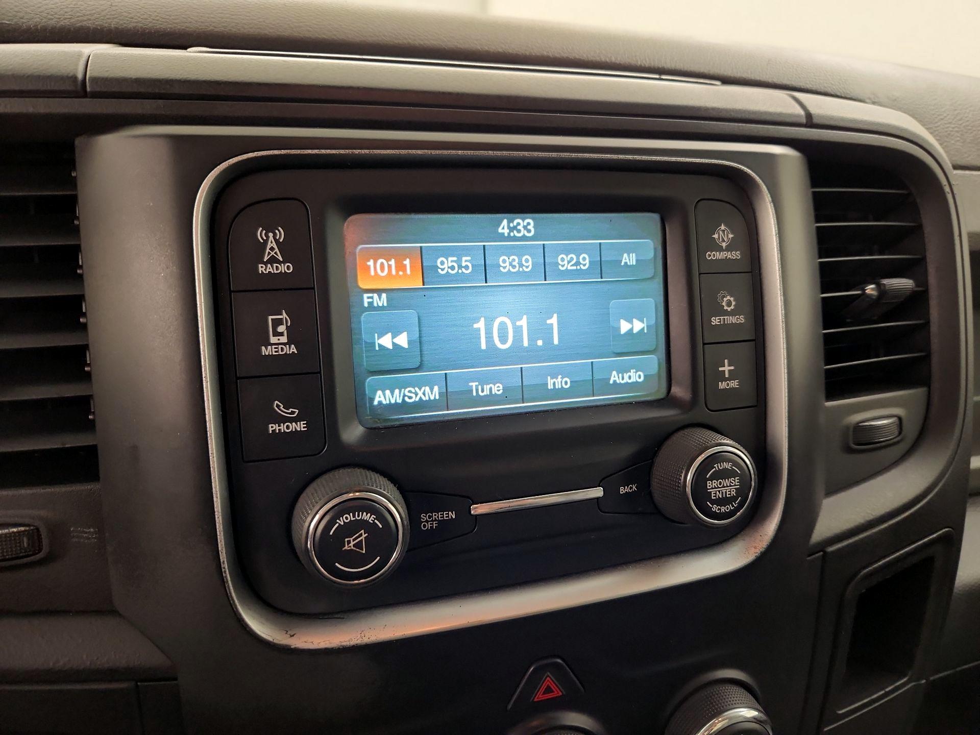 Thumbnail: 2020 RAM 1500 Classic - 15