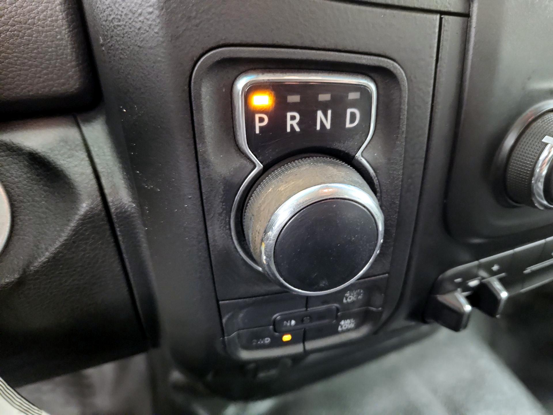 Thumbnail: 2020 RAM 1500 Classic - 17