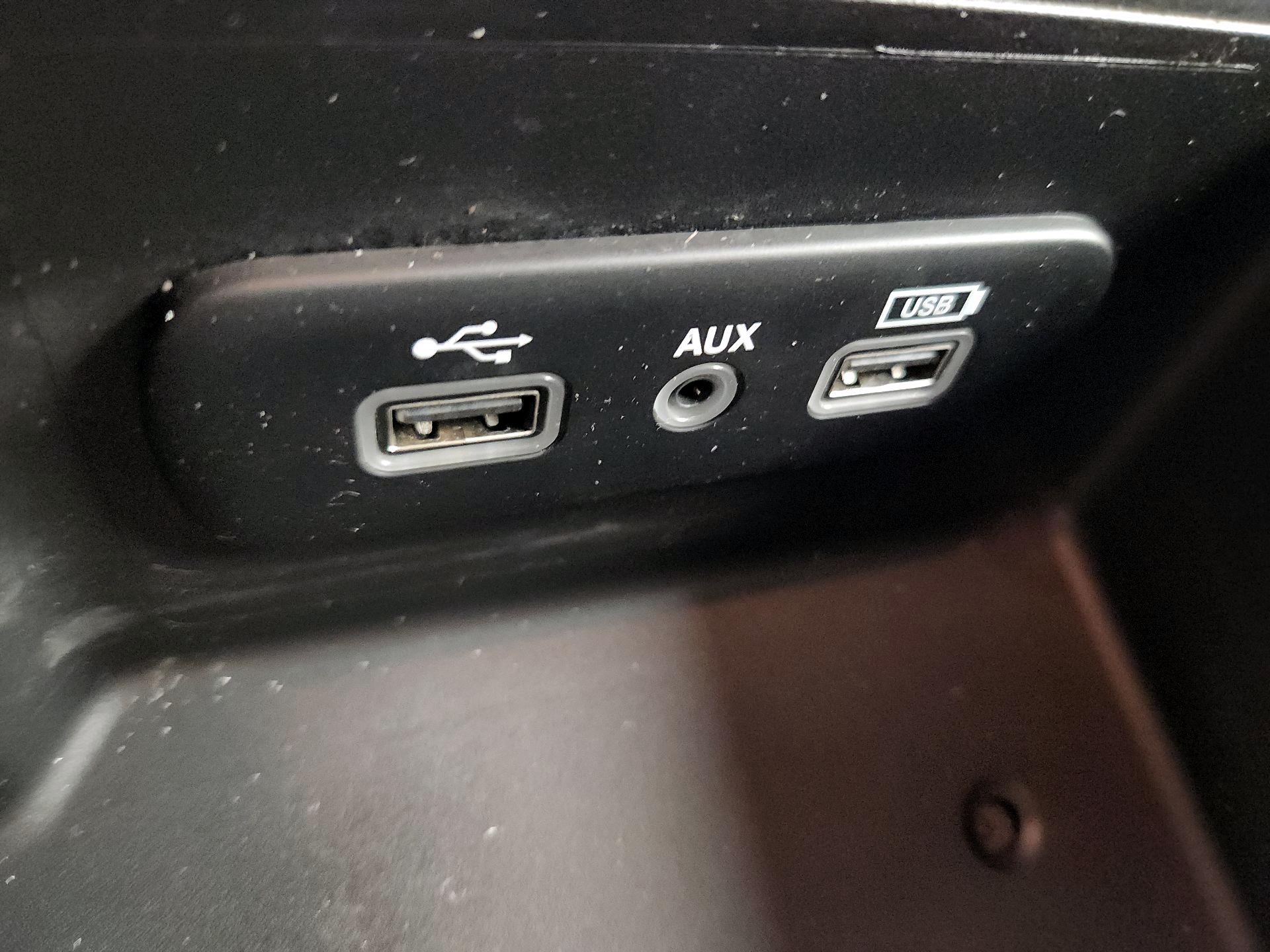 Thumbnail: 2020 RAM 1500 Classic - 18