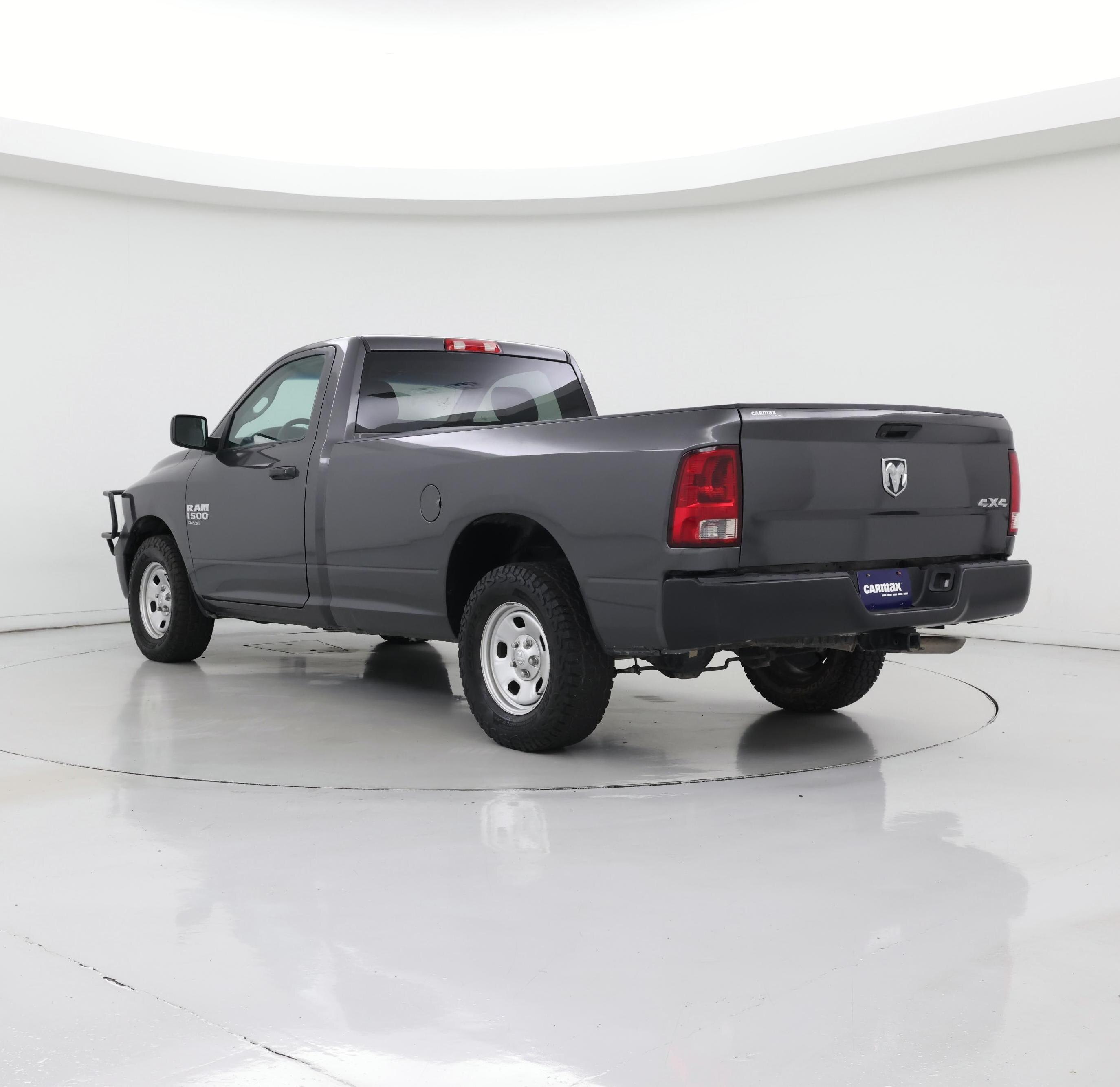 Thumbnail: 2020 RAM 1500 Classic - 2