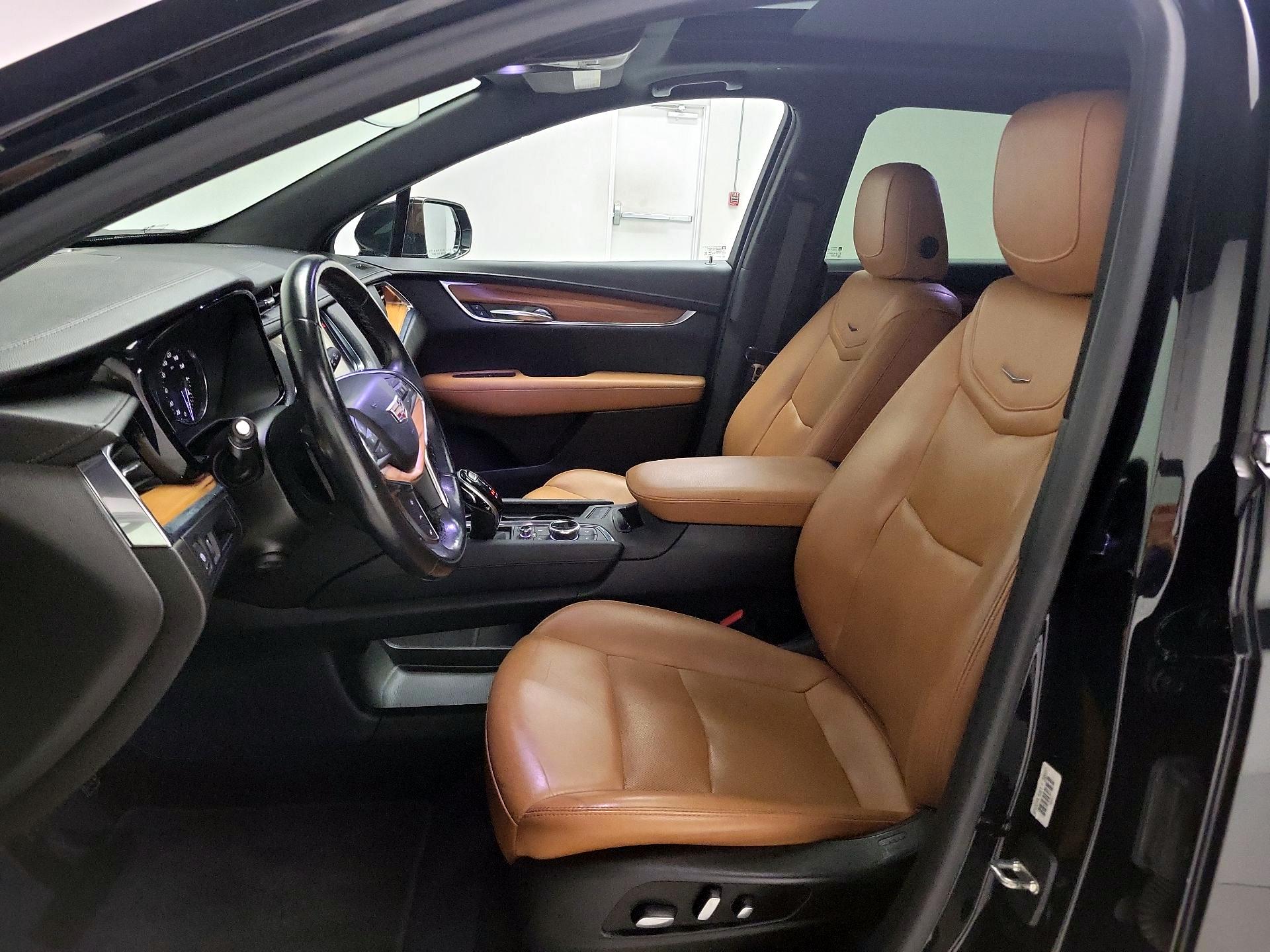 Thumbnail: 2020 Cadillac XT5 - 11