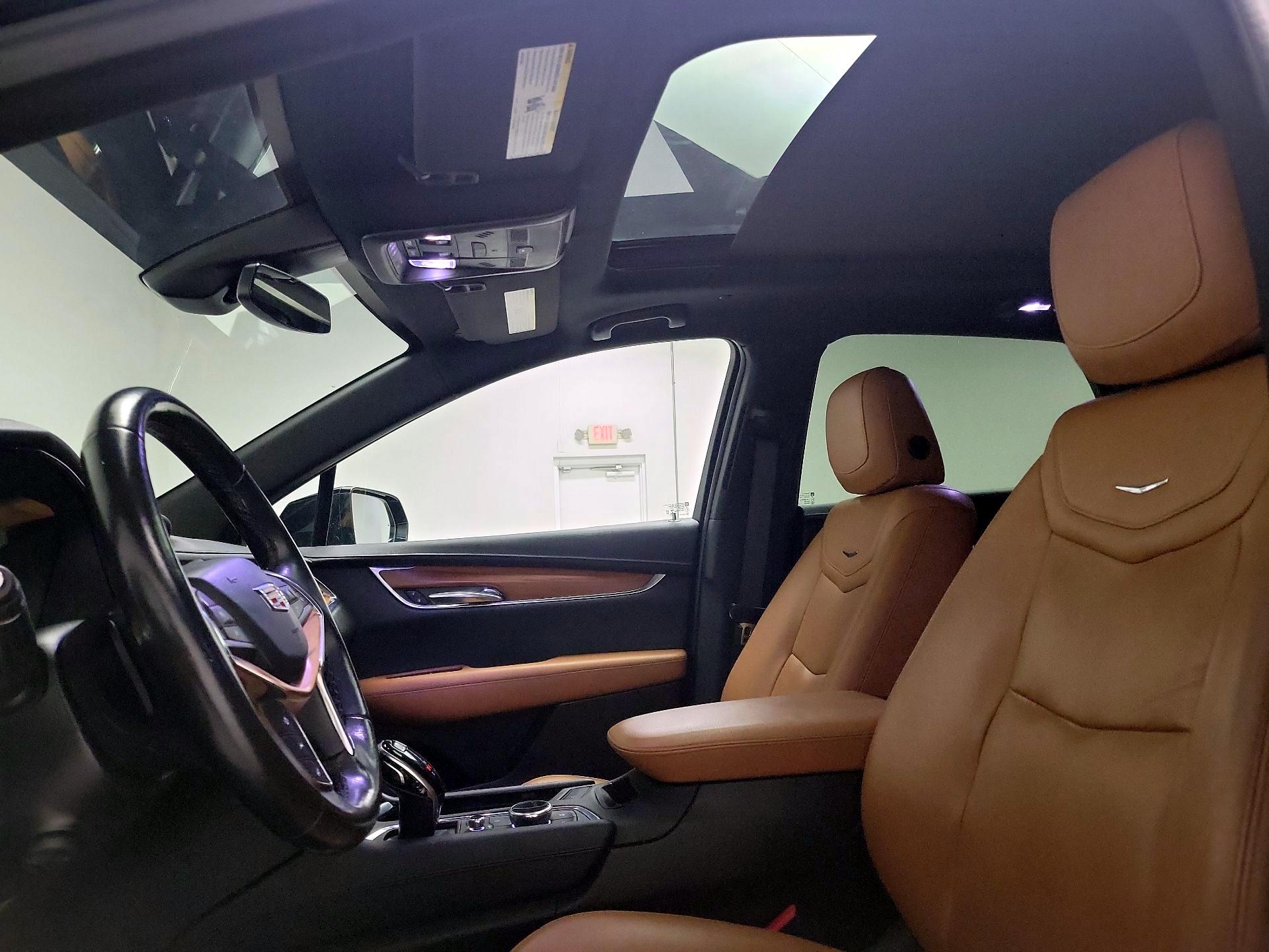 Thumbnail: 2020 Cadillac XT5 - 19