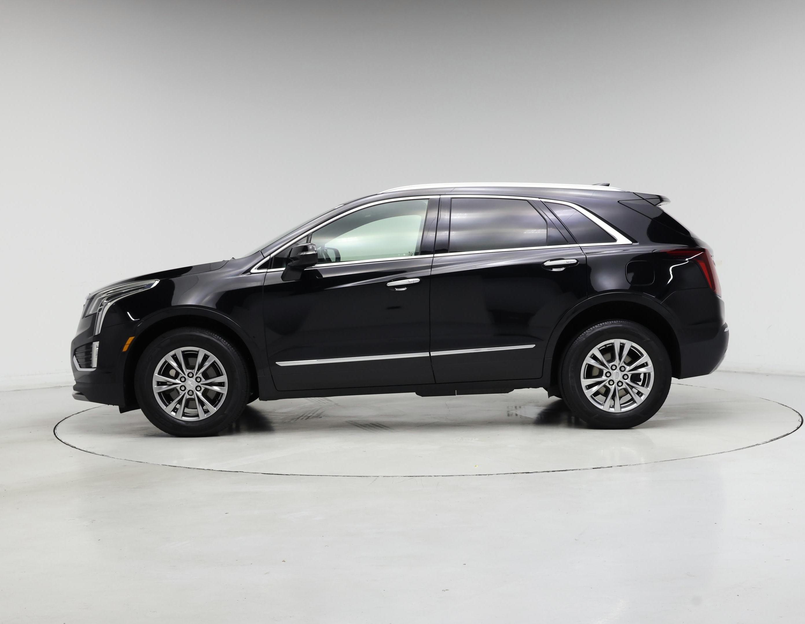 Thumbnail: 2020 Cadillac XT5 - 3