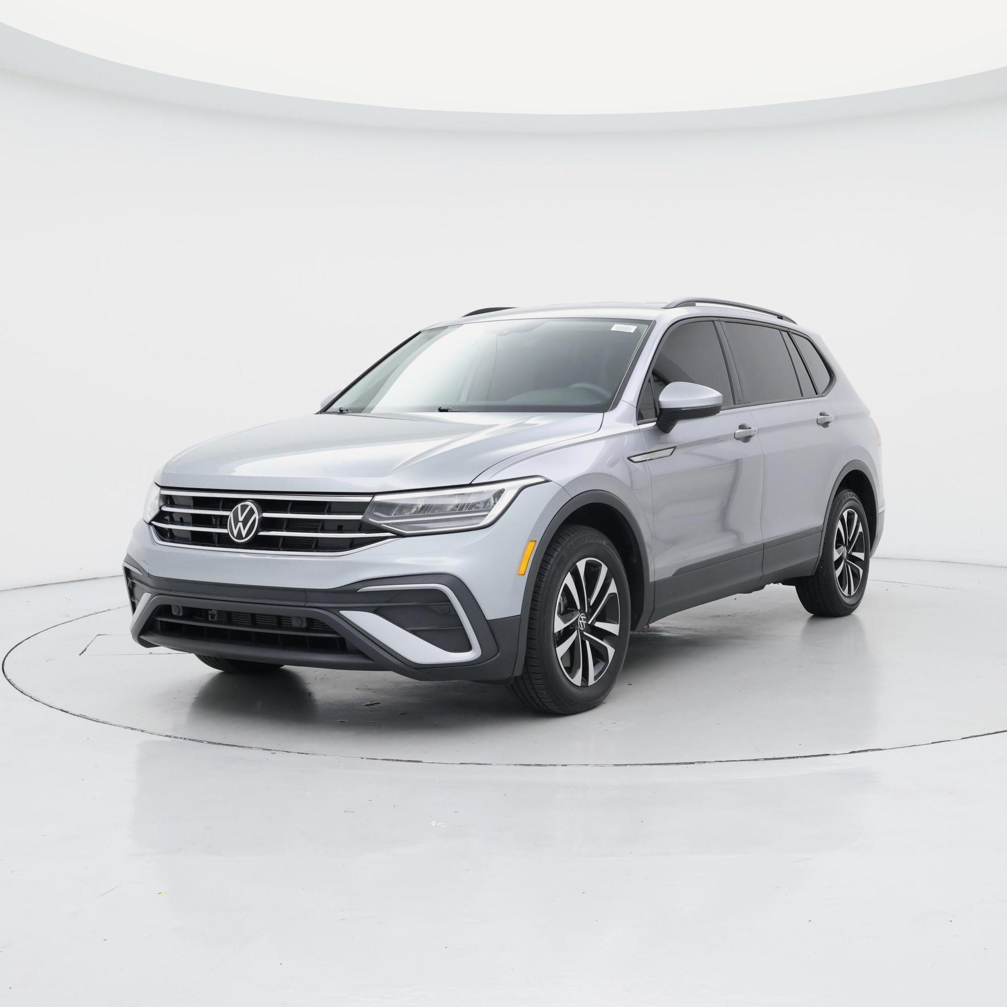 Thumbnail: 2023 Volkswagen Tiguan - 4