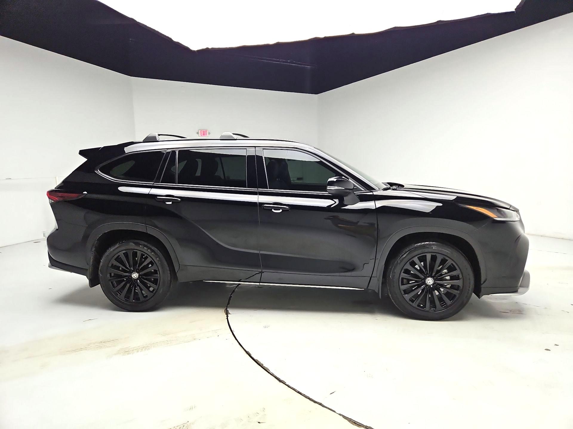 Thumbnail: 2025 Toyota Highlander - 4