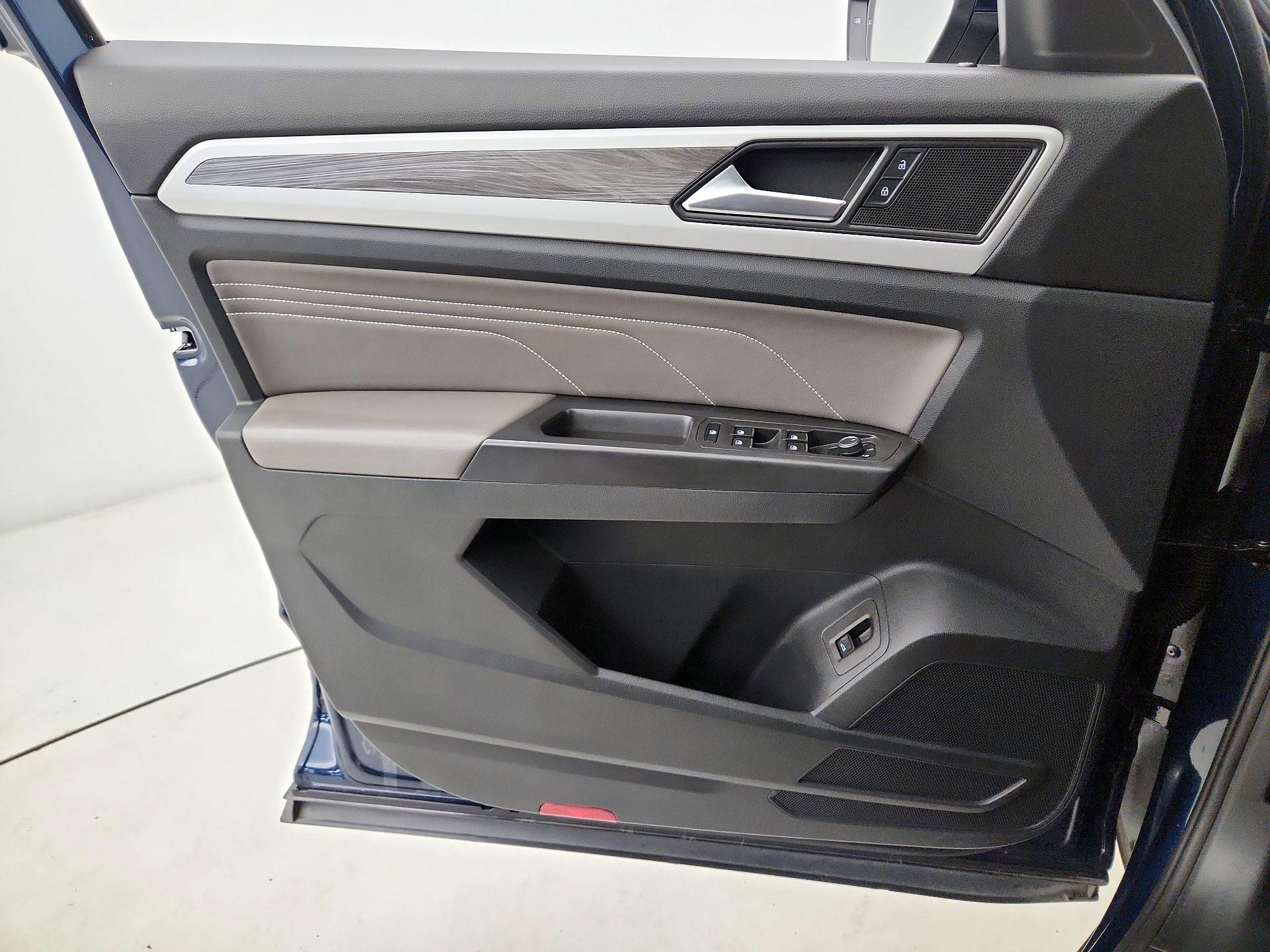 Thumbnail: 2022 Volkswagen Atlas - 12