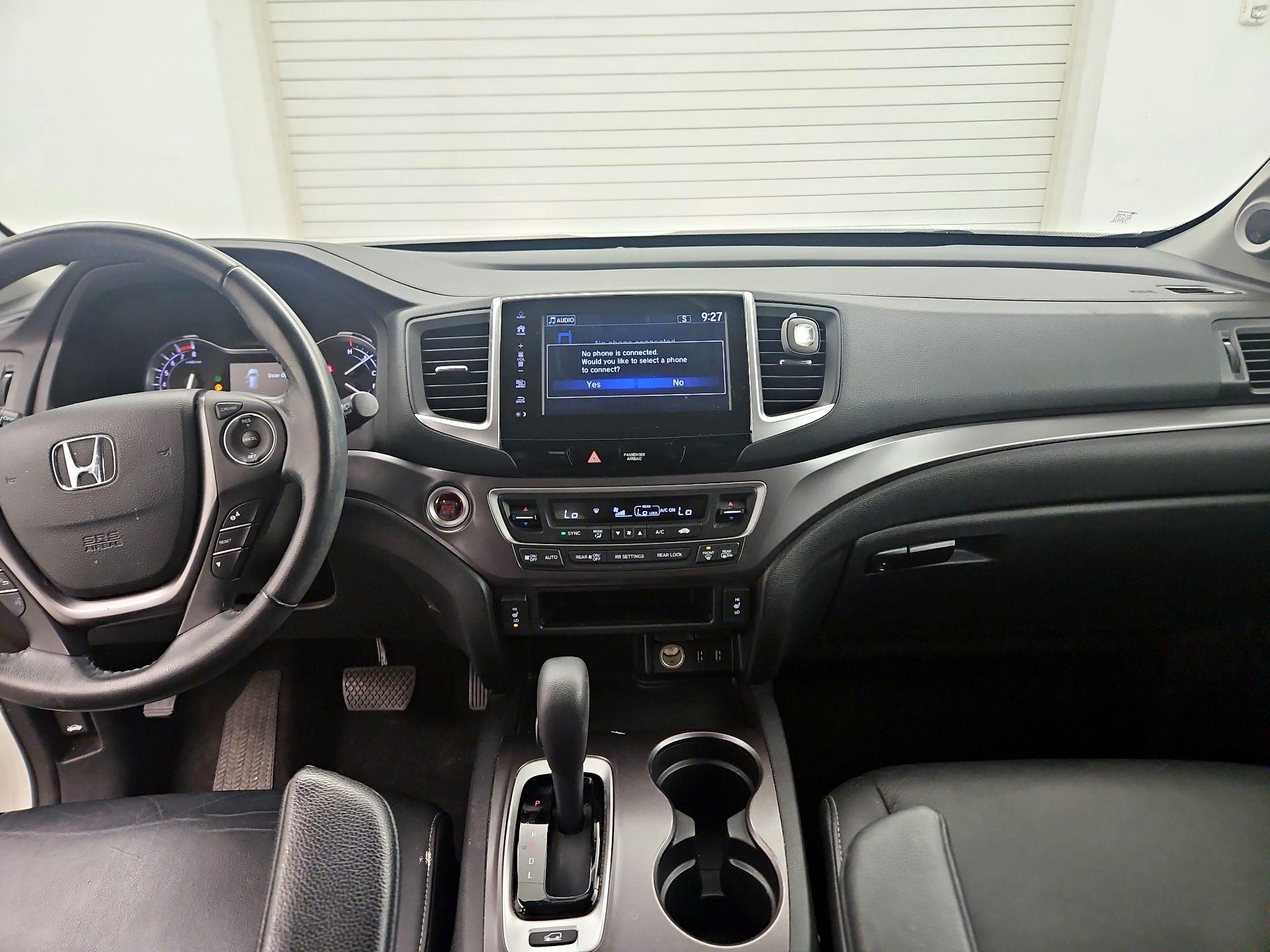 Thumbnail: 2017 Honda Pilot - 9