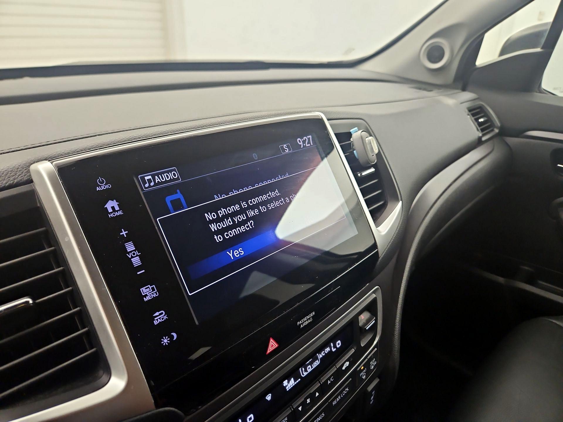 Thumbnail: 2017 Honda Pilot - 13