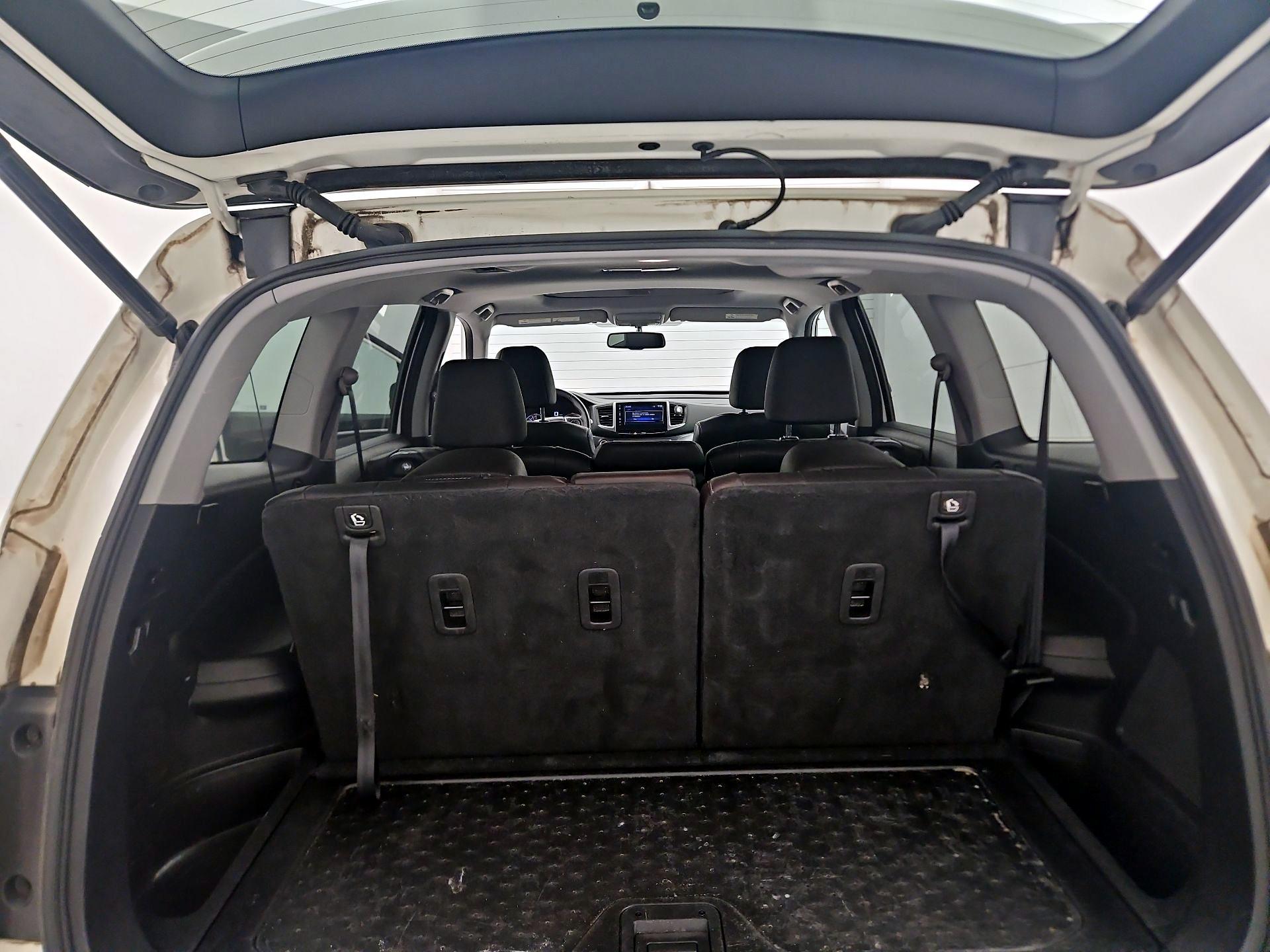 Thumbnail: 2017 Honda Pilot - 17