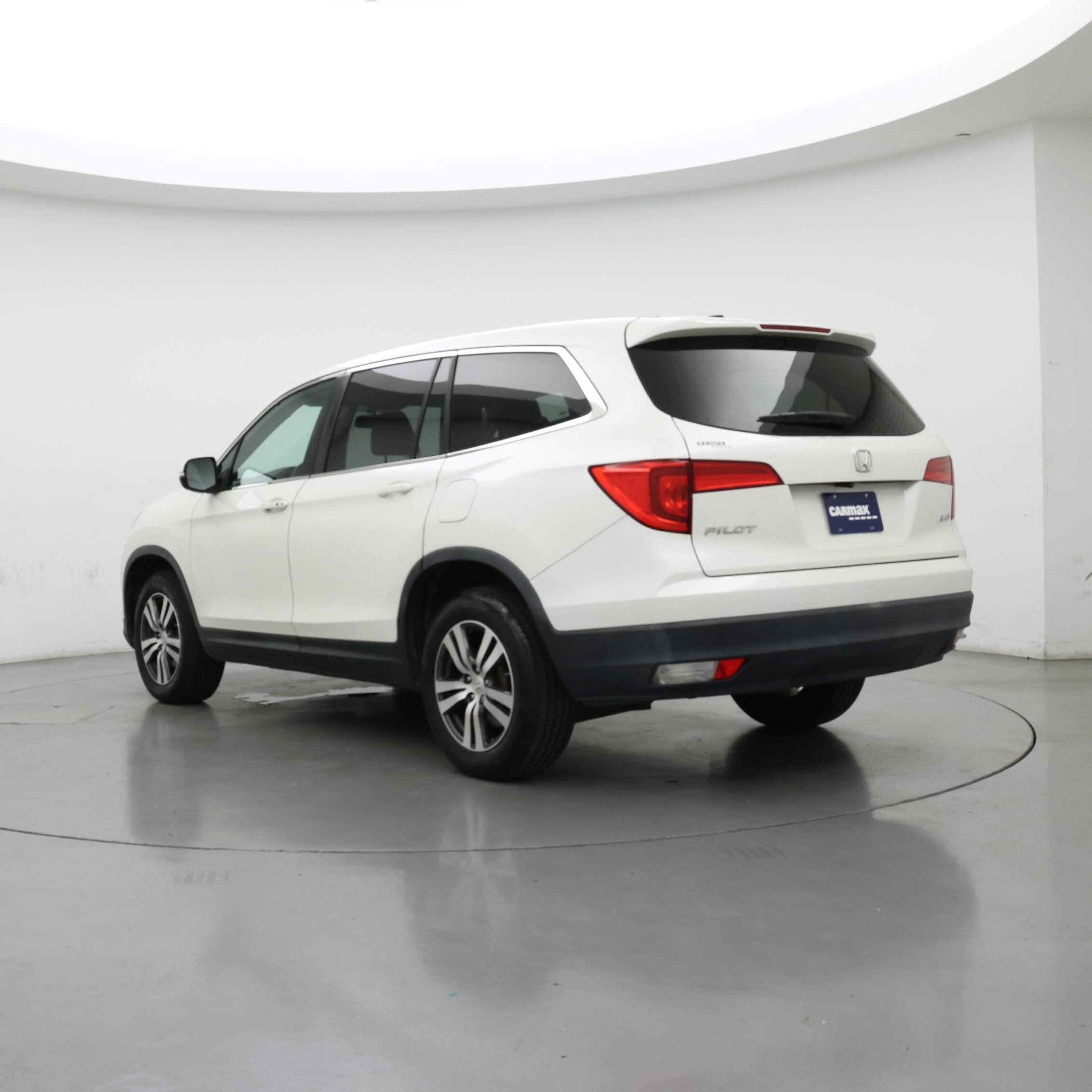 Thumbnail: 2017 Honda Pilot - 2