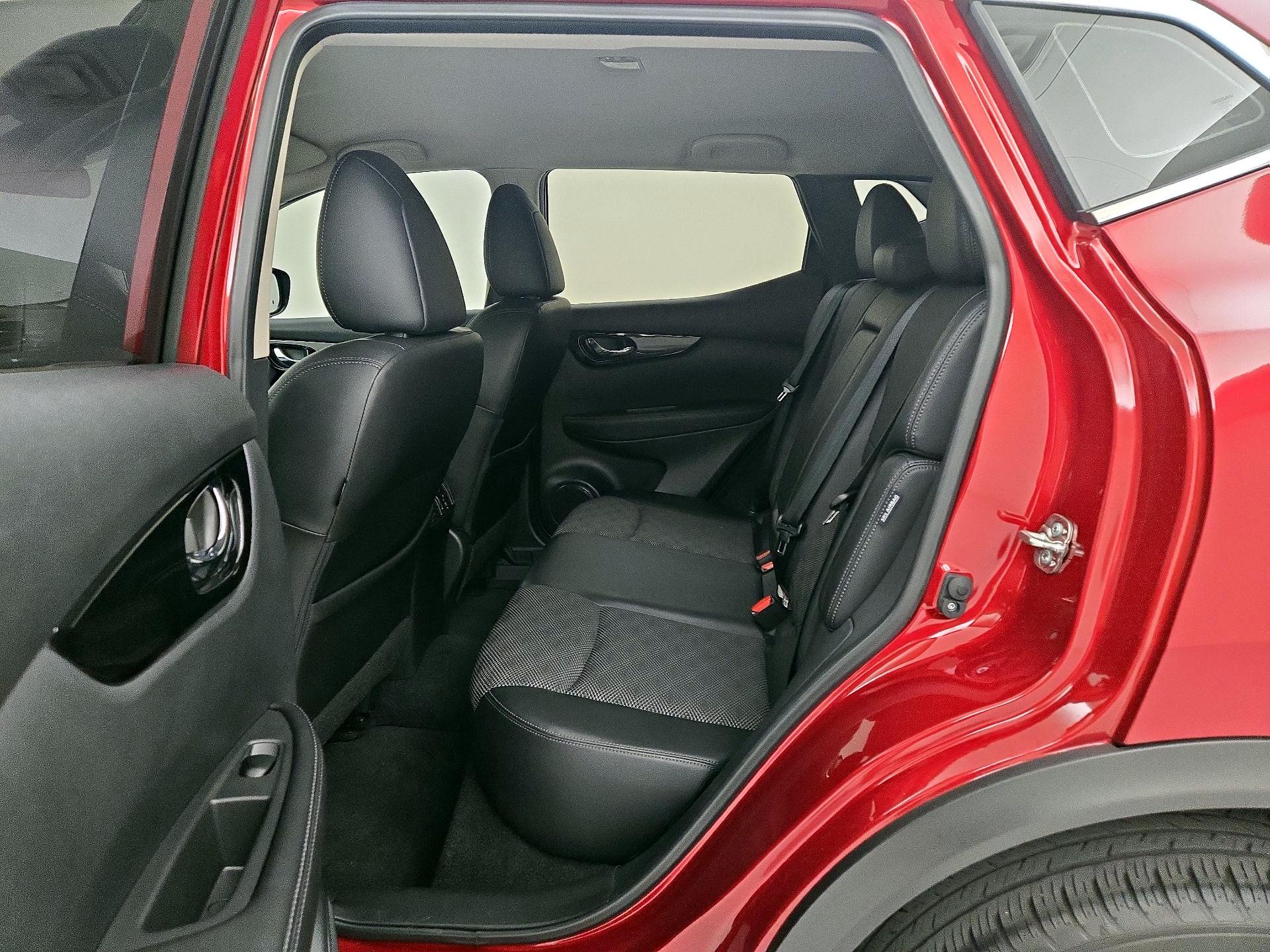Thumbnail: 2021 Nissan Rogue Sport - 19