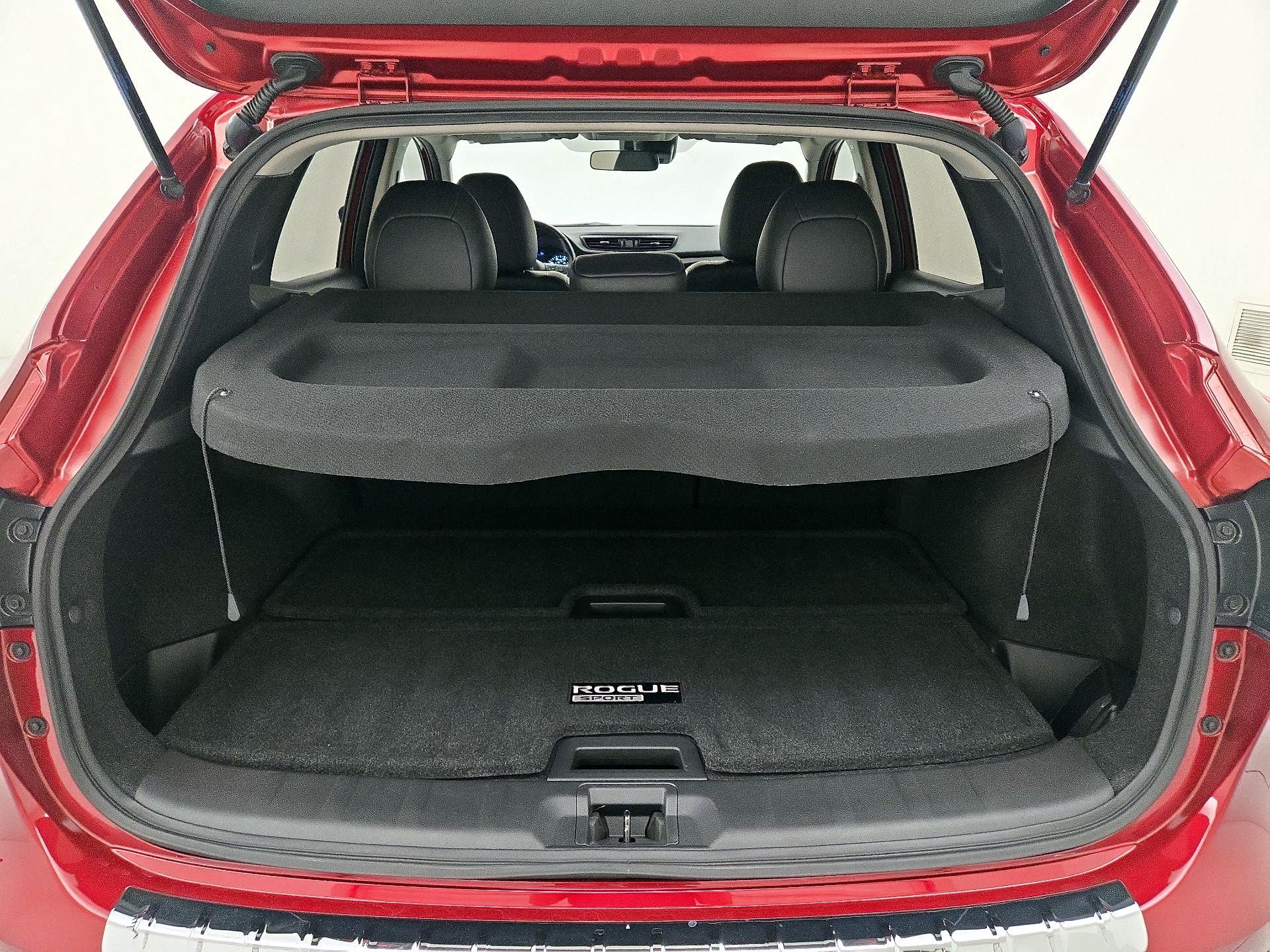 Thumbnail: 2021 Nissan Rogue Sport - 20