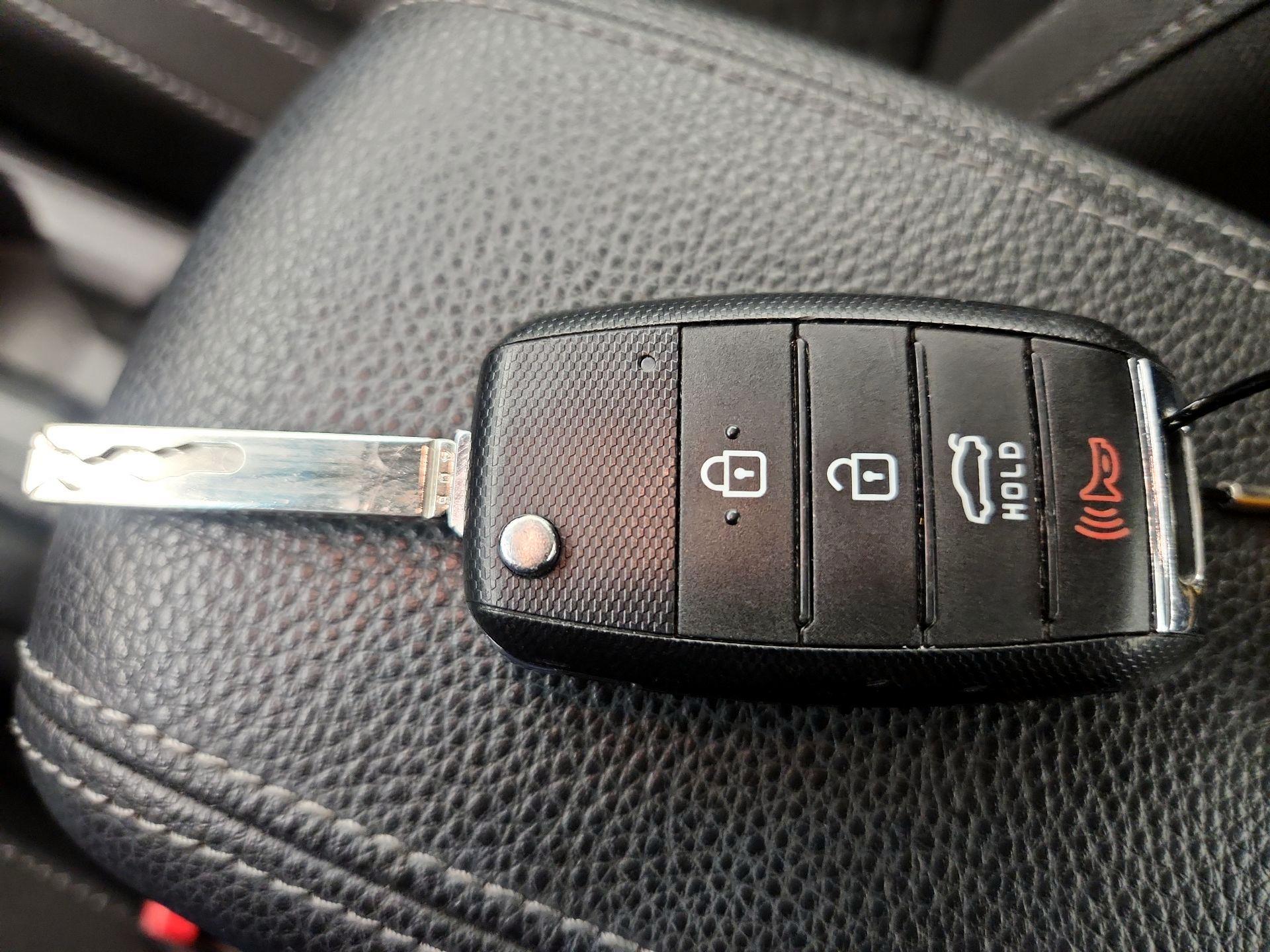 Thumbnail: 2018 Kia Rio - 18