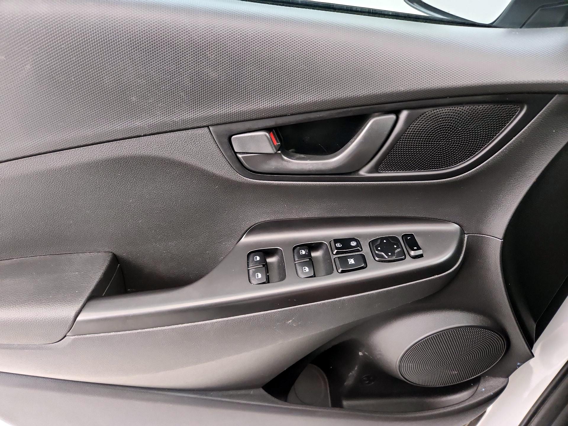 Thumbnail: 2020 Hyundai Kona - 12