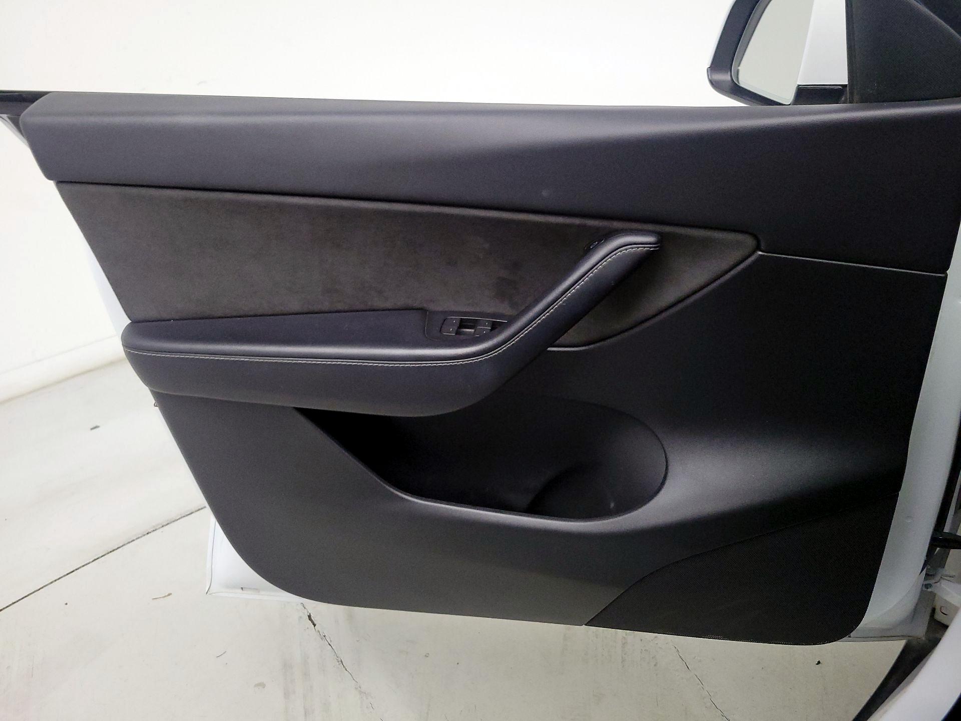 Thumbnail: 2022 Tesla Model Y - 12
