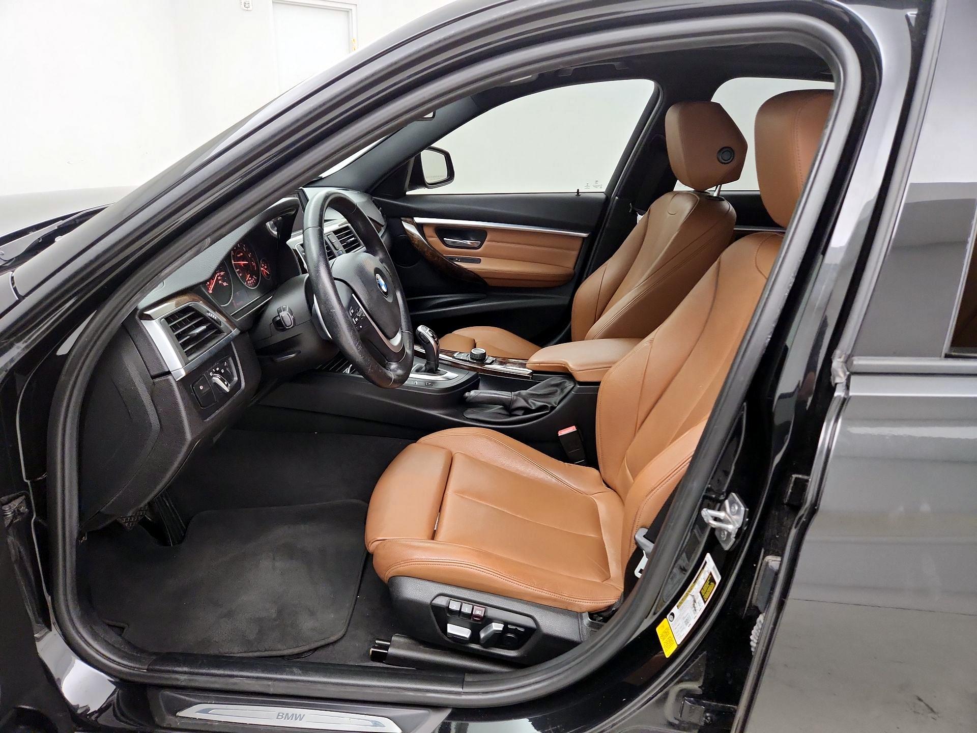 Thumbnail: 2016 BMW 3 Series - 11