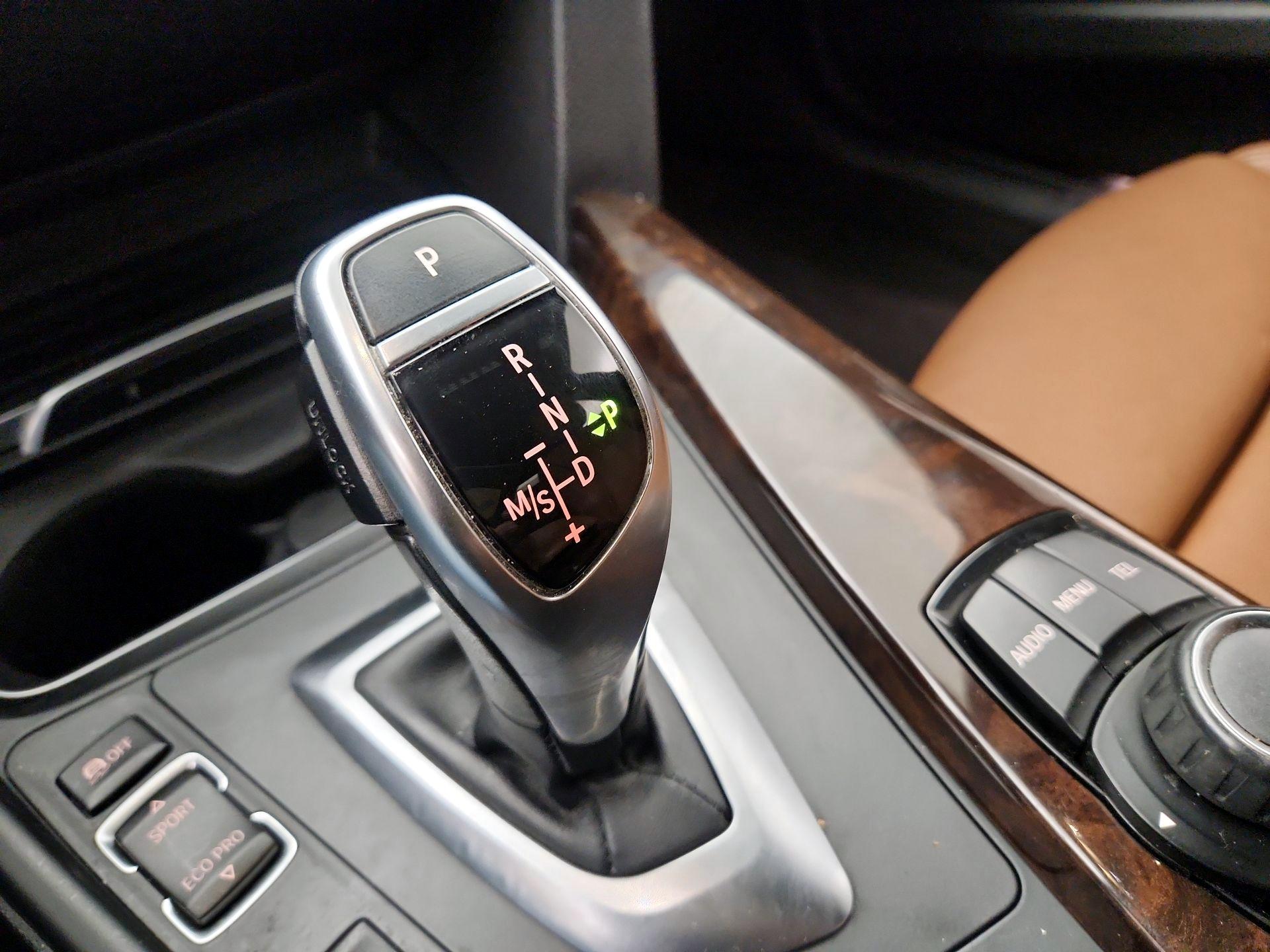 Thumbnail: 2016 BMW 3 Series - 15