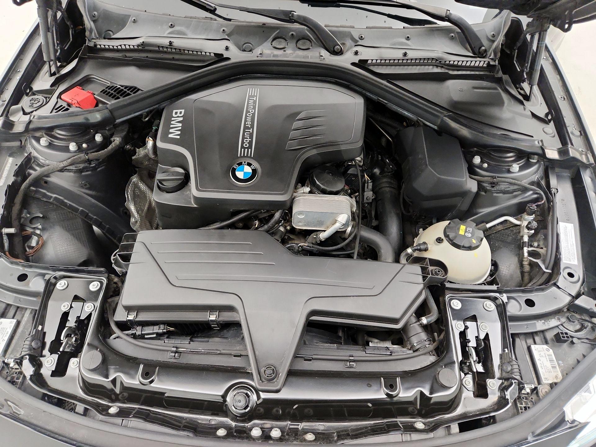 Thumbnail: 2016 BMW 3 Series - 17
