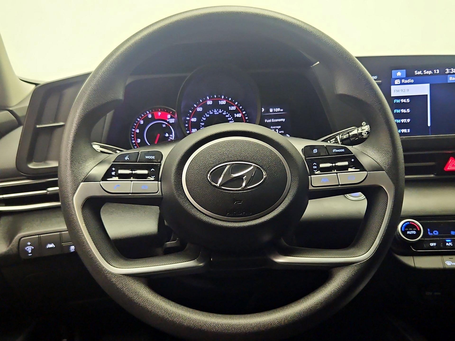 Thumbnail: 2022 Hyundai Elantra - 10