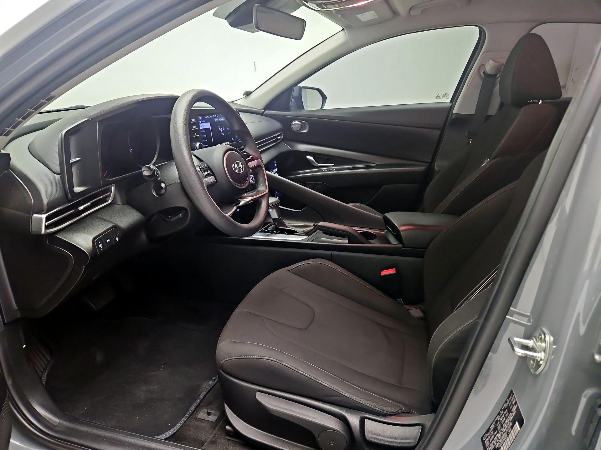 Thumbnail: 2022 Hyundai Elantra - 11