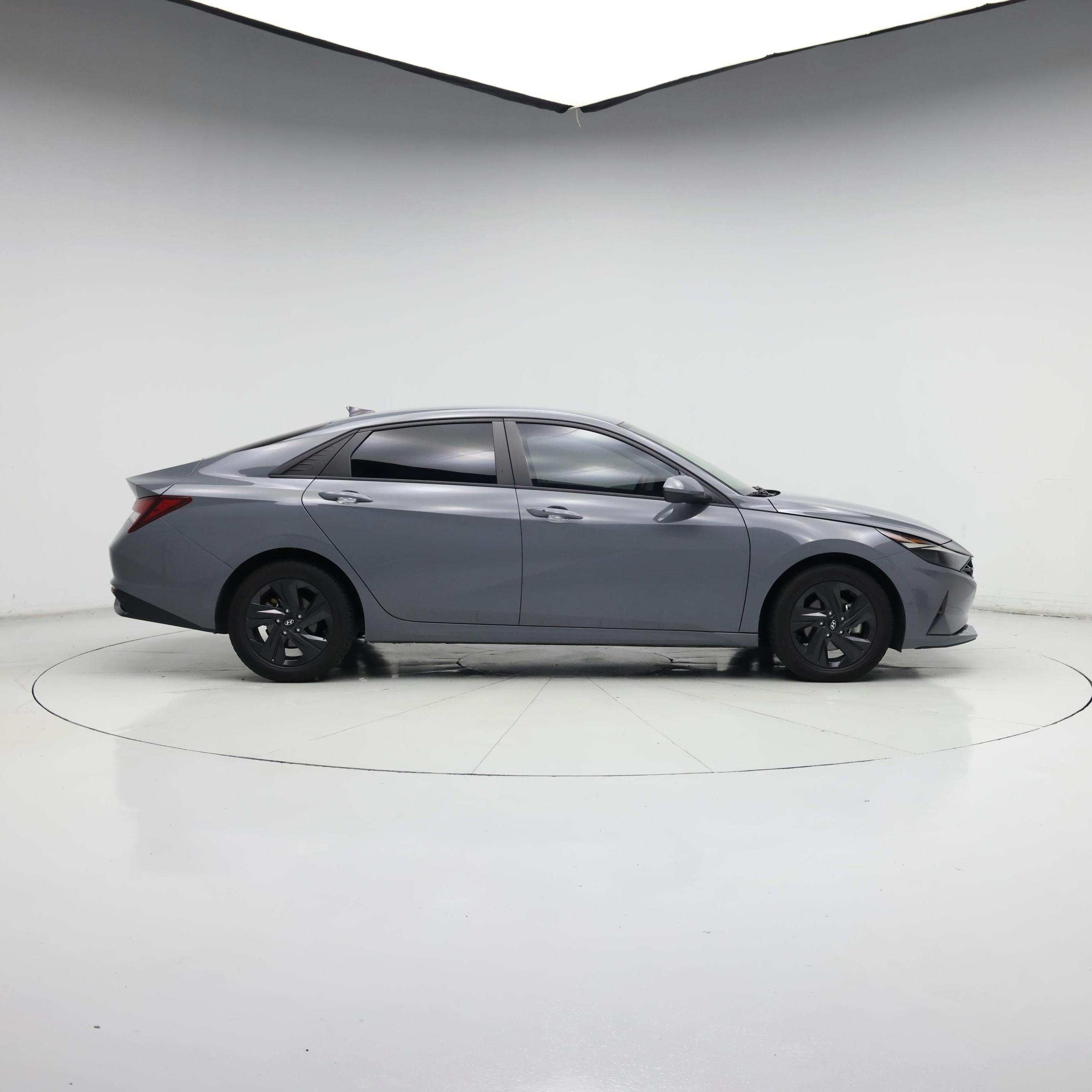 Thumbnail: 2022 Hyundai Elantra - 7