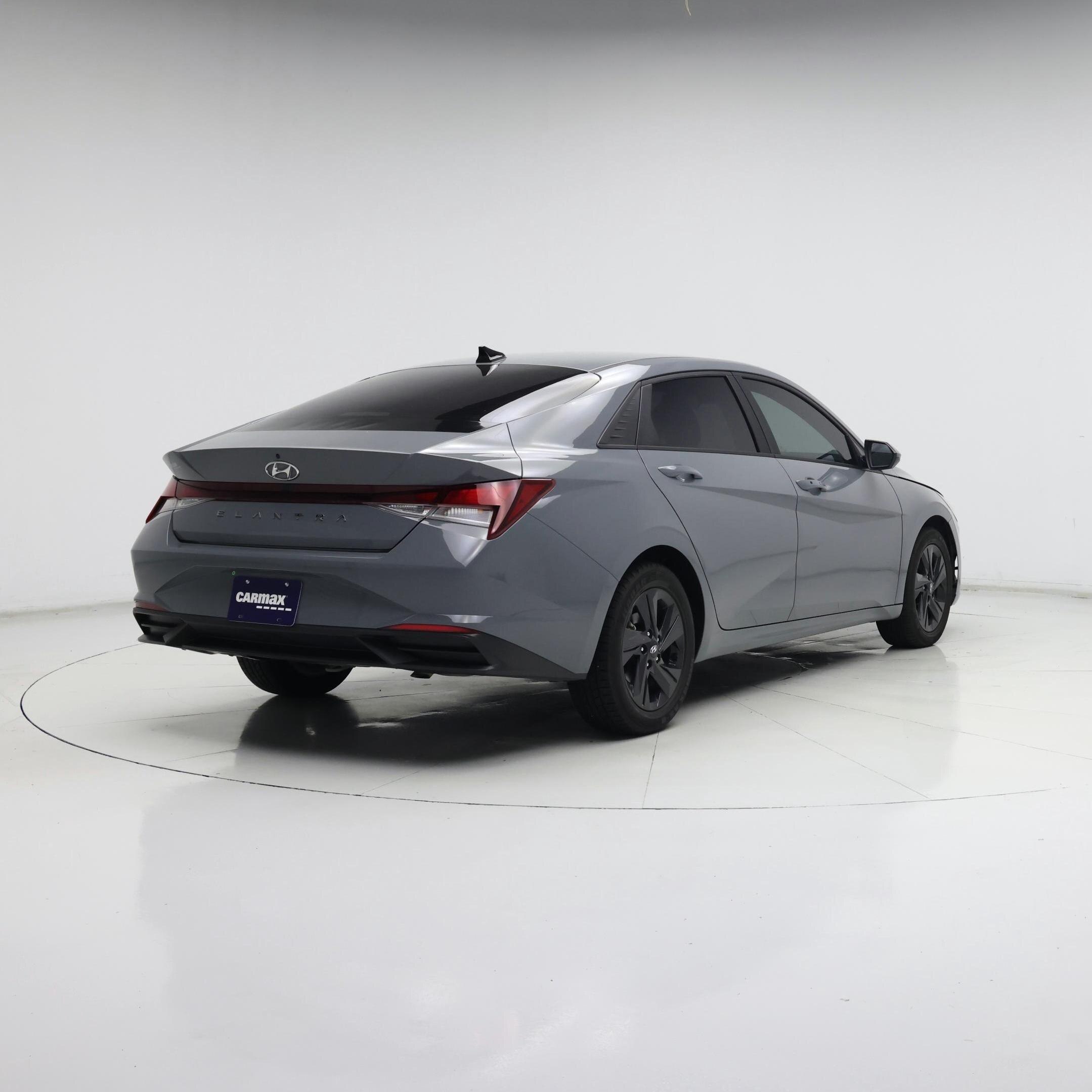 Thumbnail: 2022 Hyundai Elantra - 8