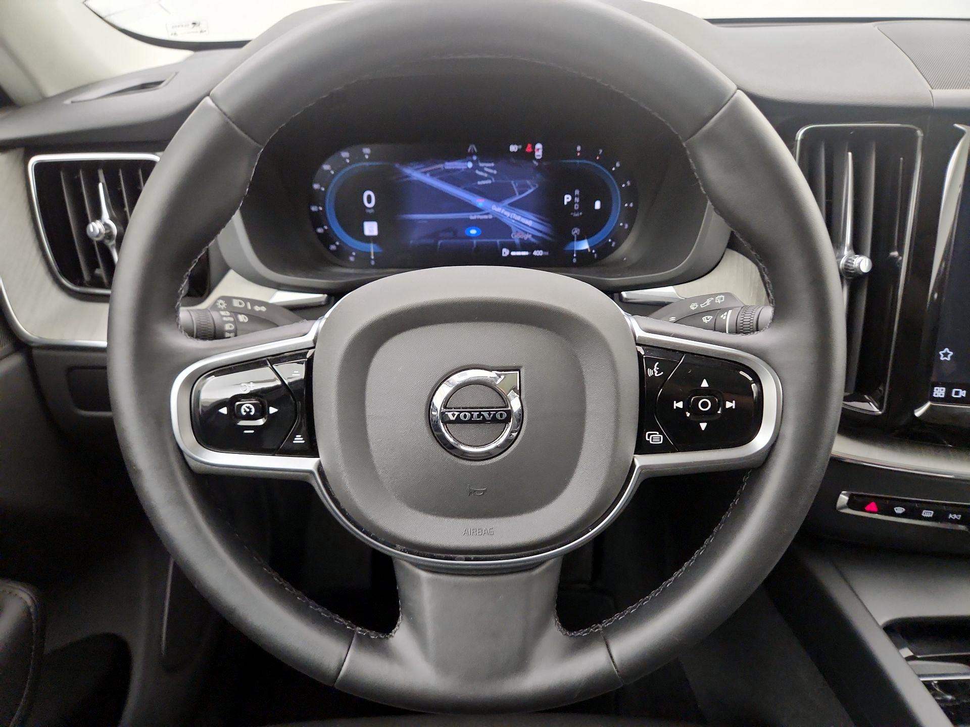 Thumbnail: 2025 Volvo XC60 - 10