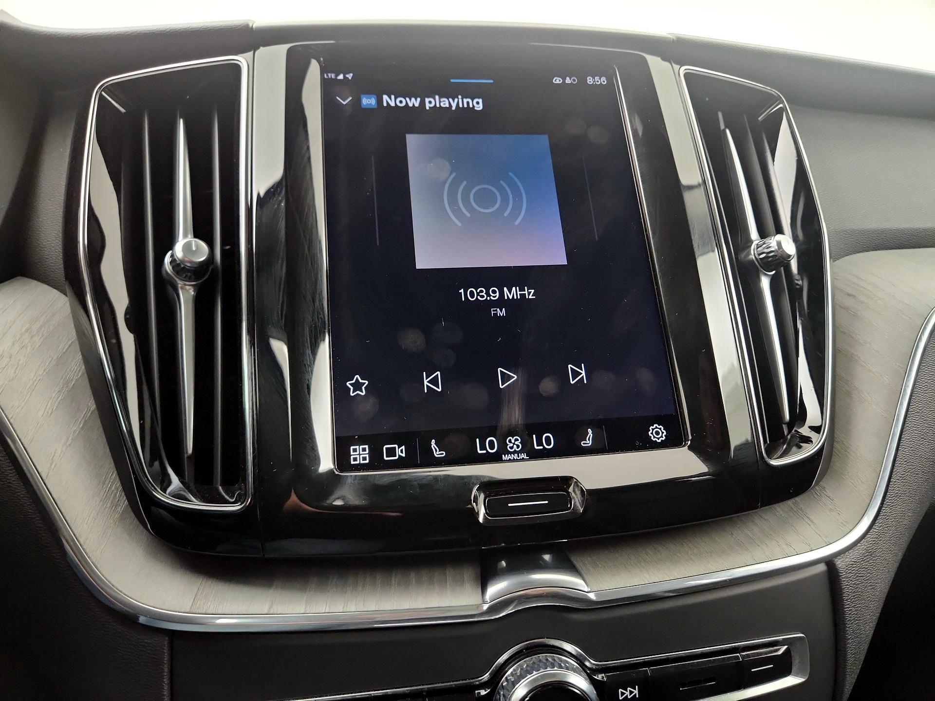 Thumbnail: 2025 Volvo XC60 - 13