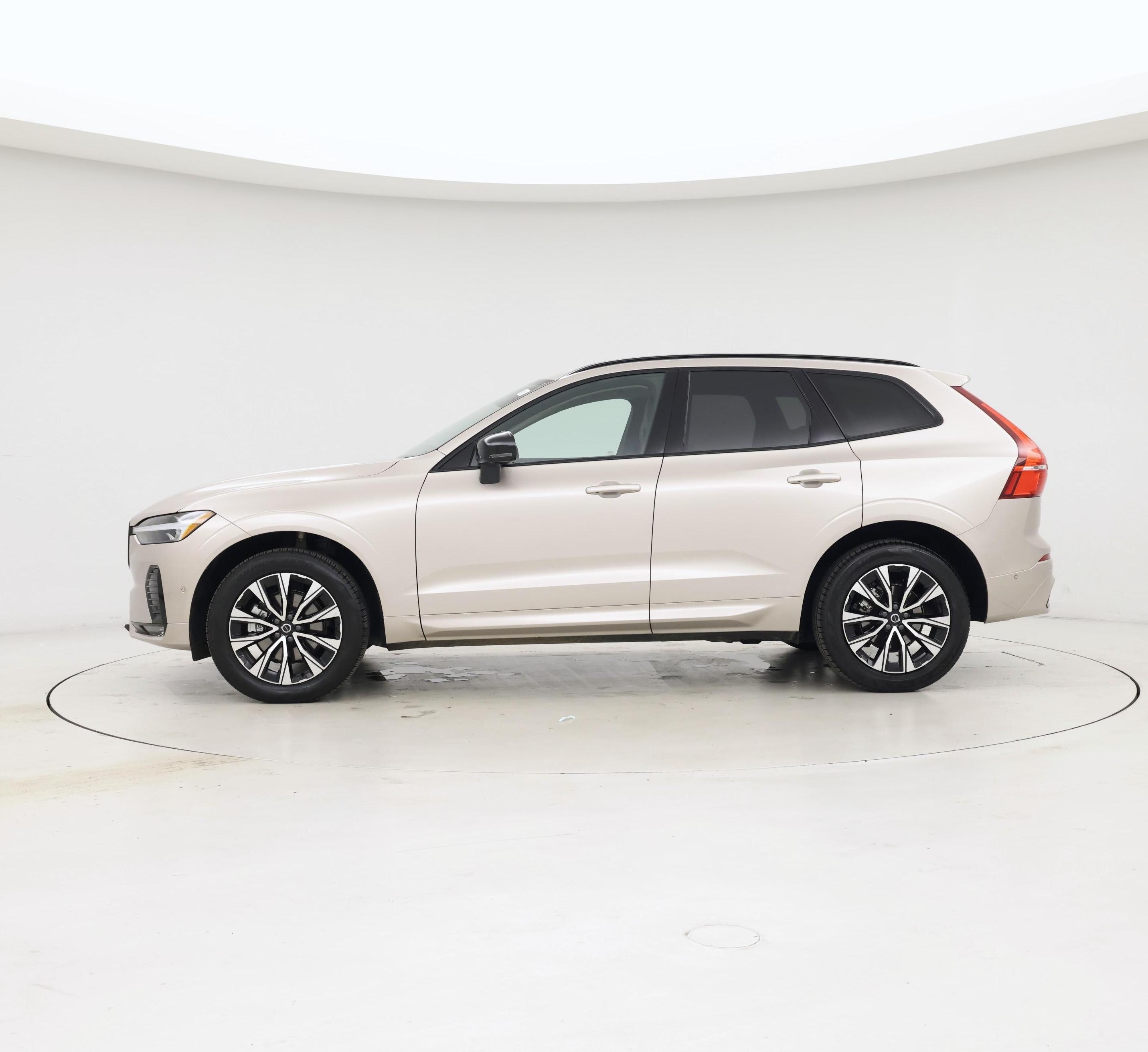 Thumbnail: 2025 Volvo XC60 - 3