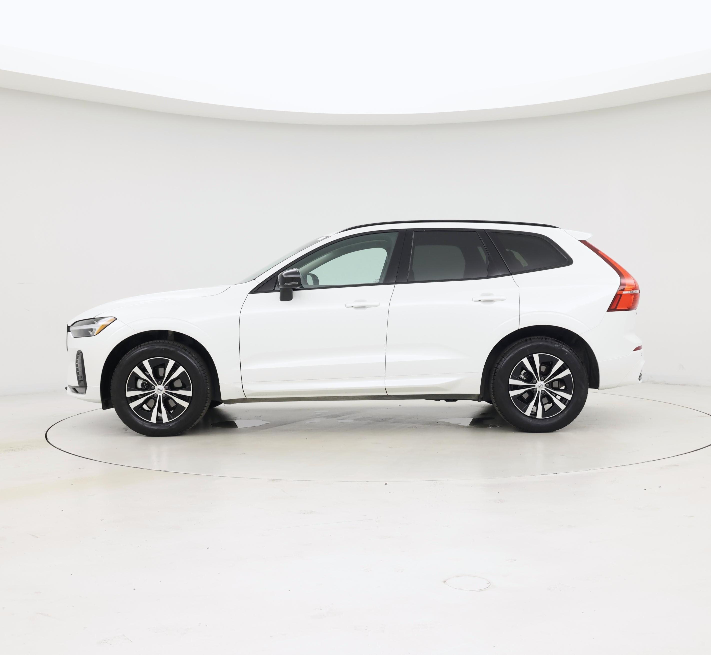 Thumbnail: 2025 Volvo XC60 - 3