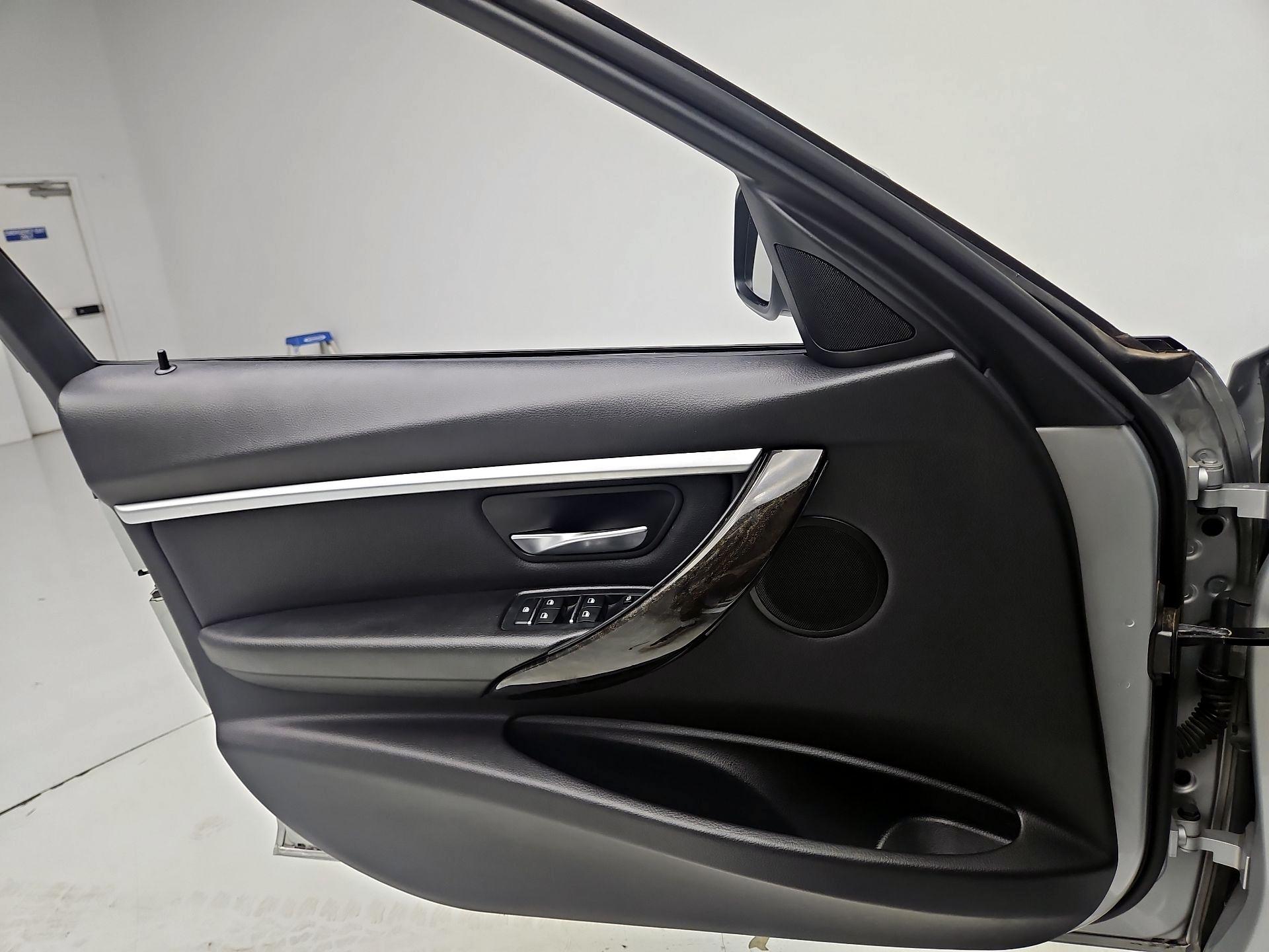 Thumbnail: 2018 BMW 3 Series - 10