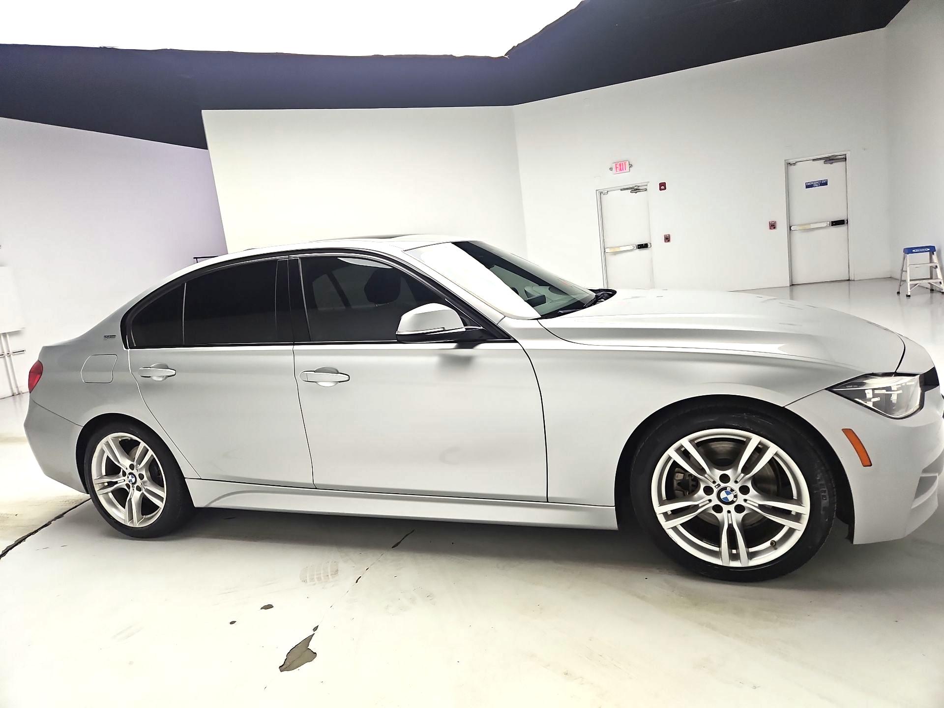 Thumbnail: 2018 BMW 3 Series - 4