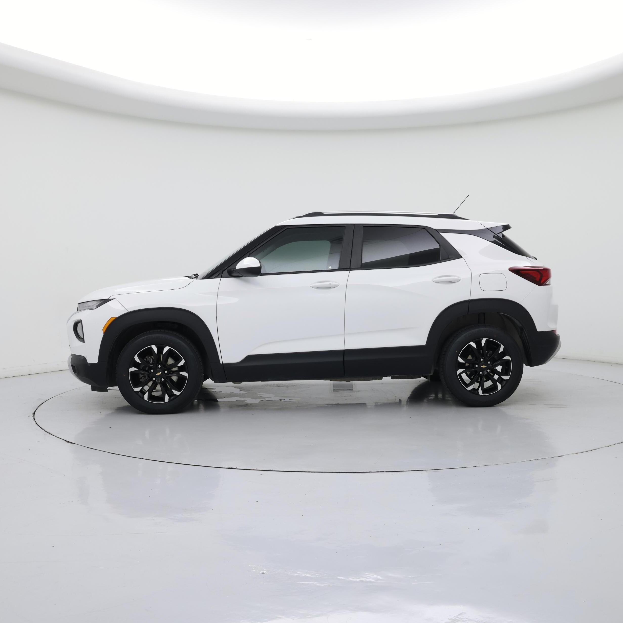 Thumbnail: 2022 Chevrolet TrailBlazer - 3