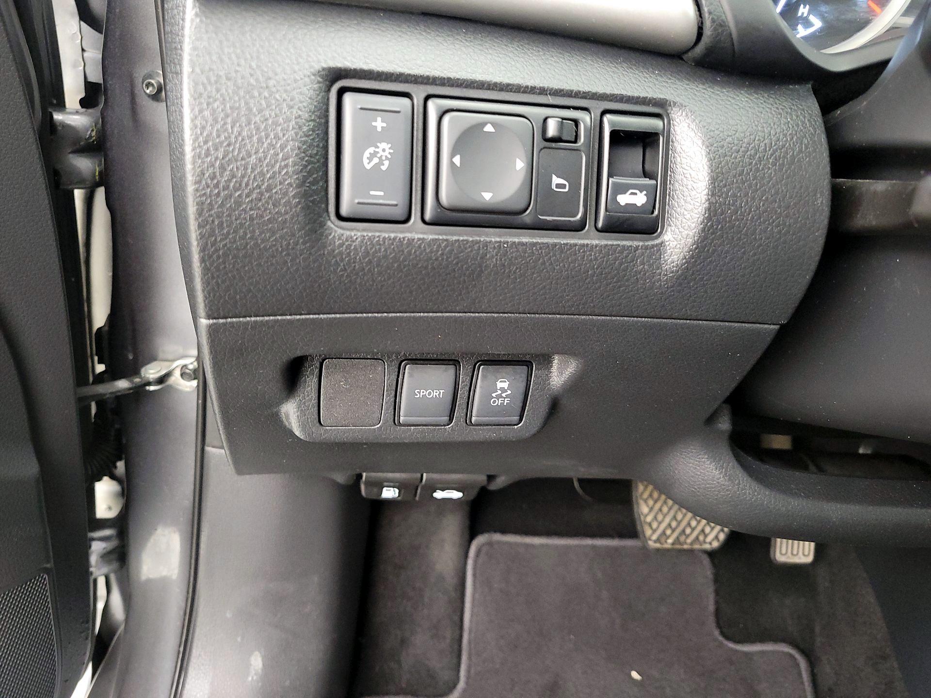 Thumbnail: 2019 Nissan Sentra - 13