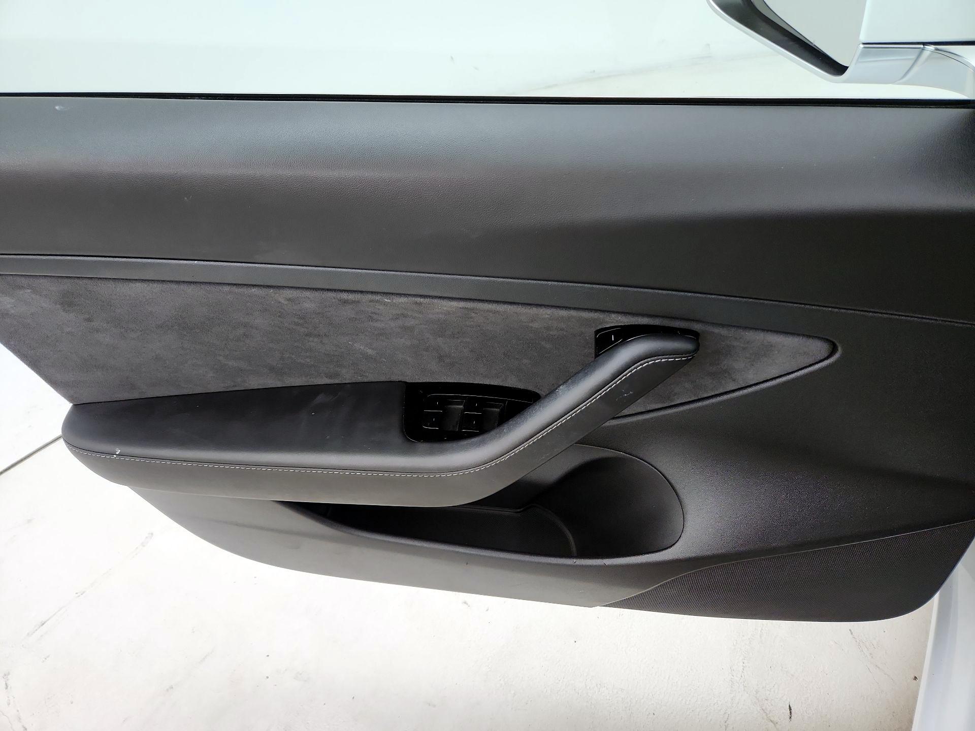 Thumbnail: 2020 Tesla Model 3 - 12