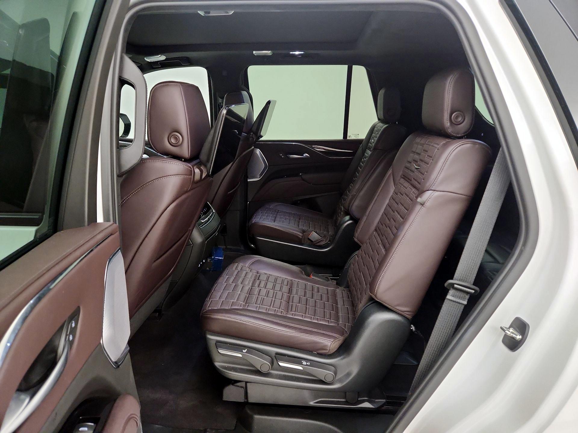 Thumbnail: 2023 Cadillac Escalade - 18