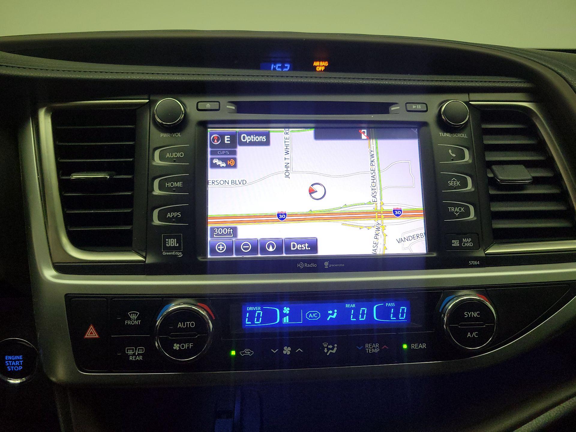 Thumbnail: 2015 Toyota Highlander - 14