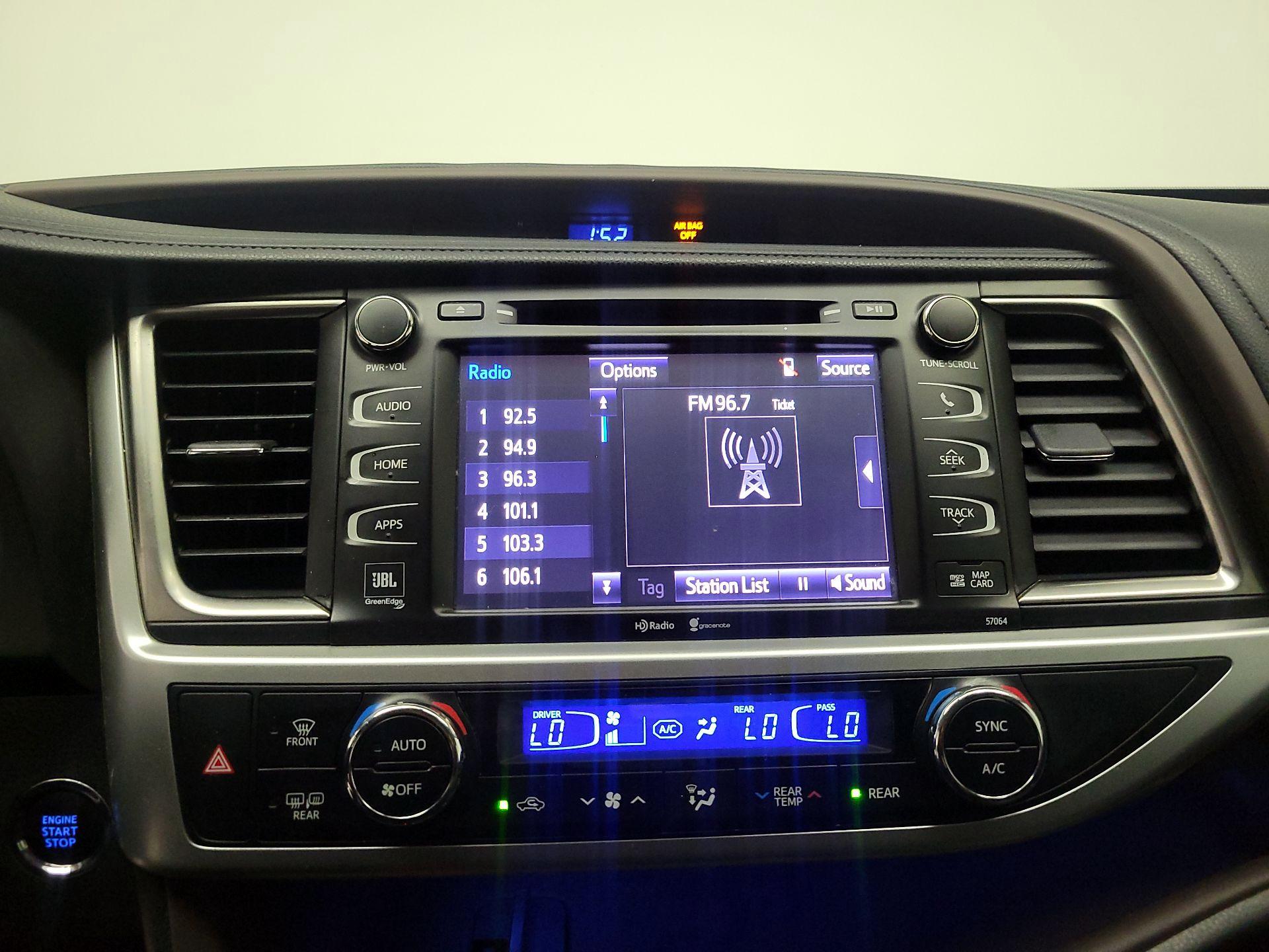 Thumbnail: 2015 Toyota Highlander - 16
