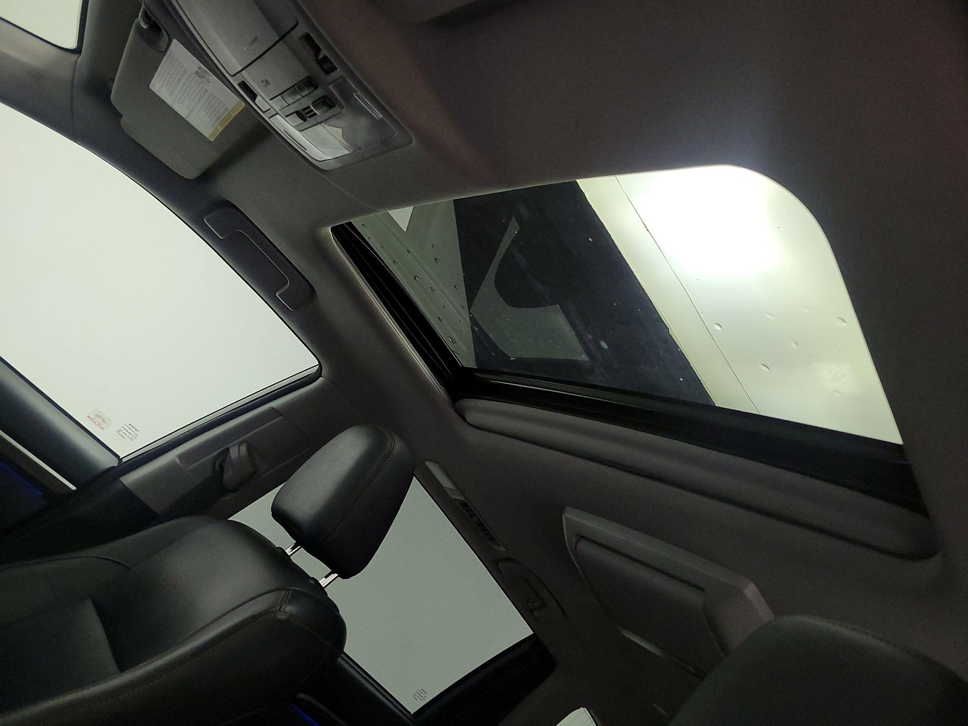 Thumbnail: 2015 Toyota Highlander - 20