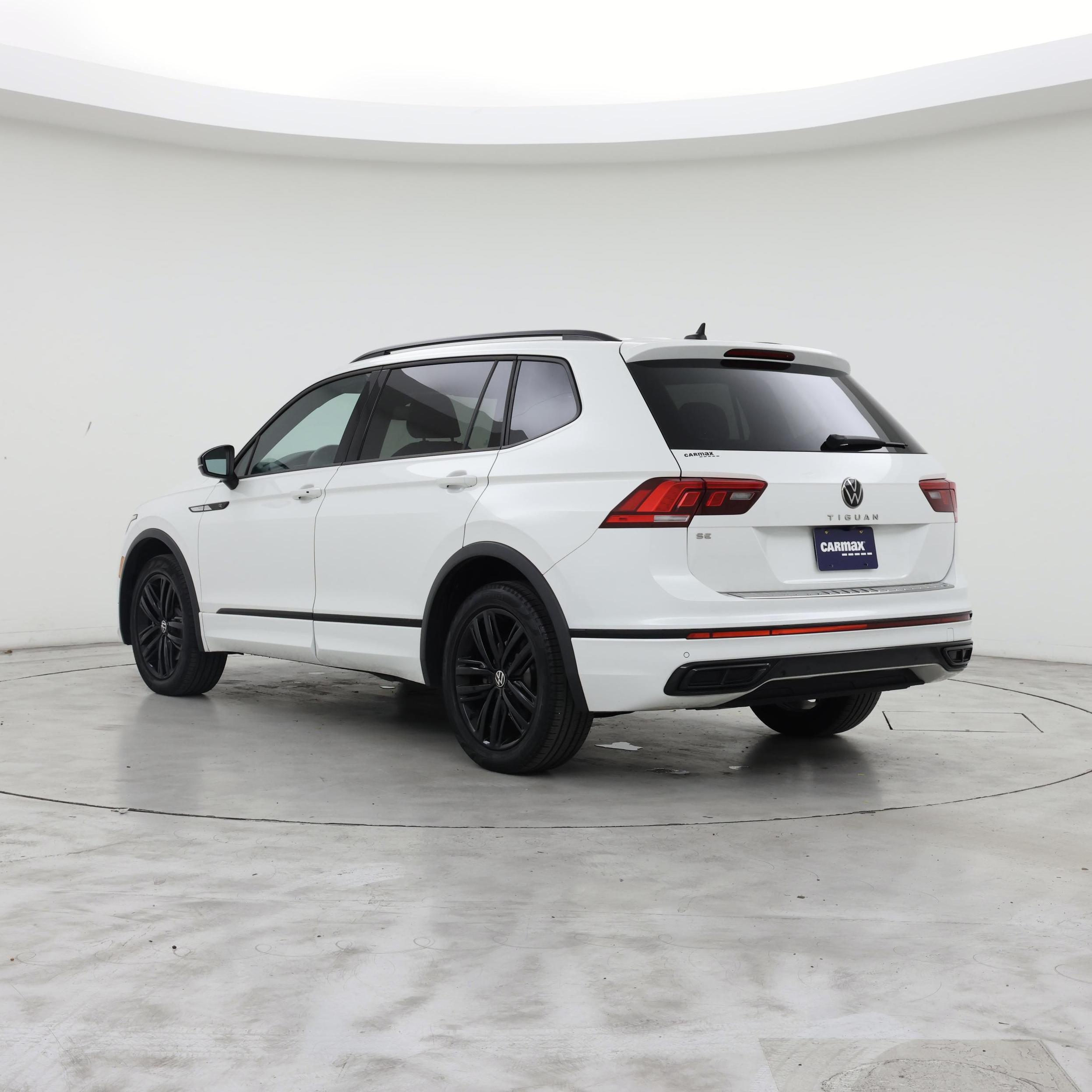 Thumbnail: 2022 Volkswagen Tiguan - 2